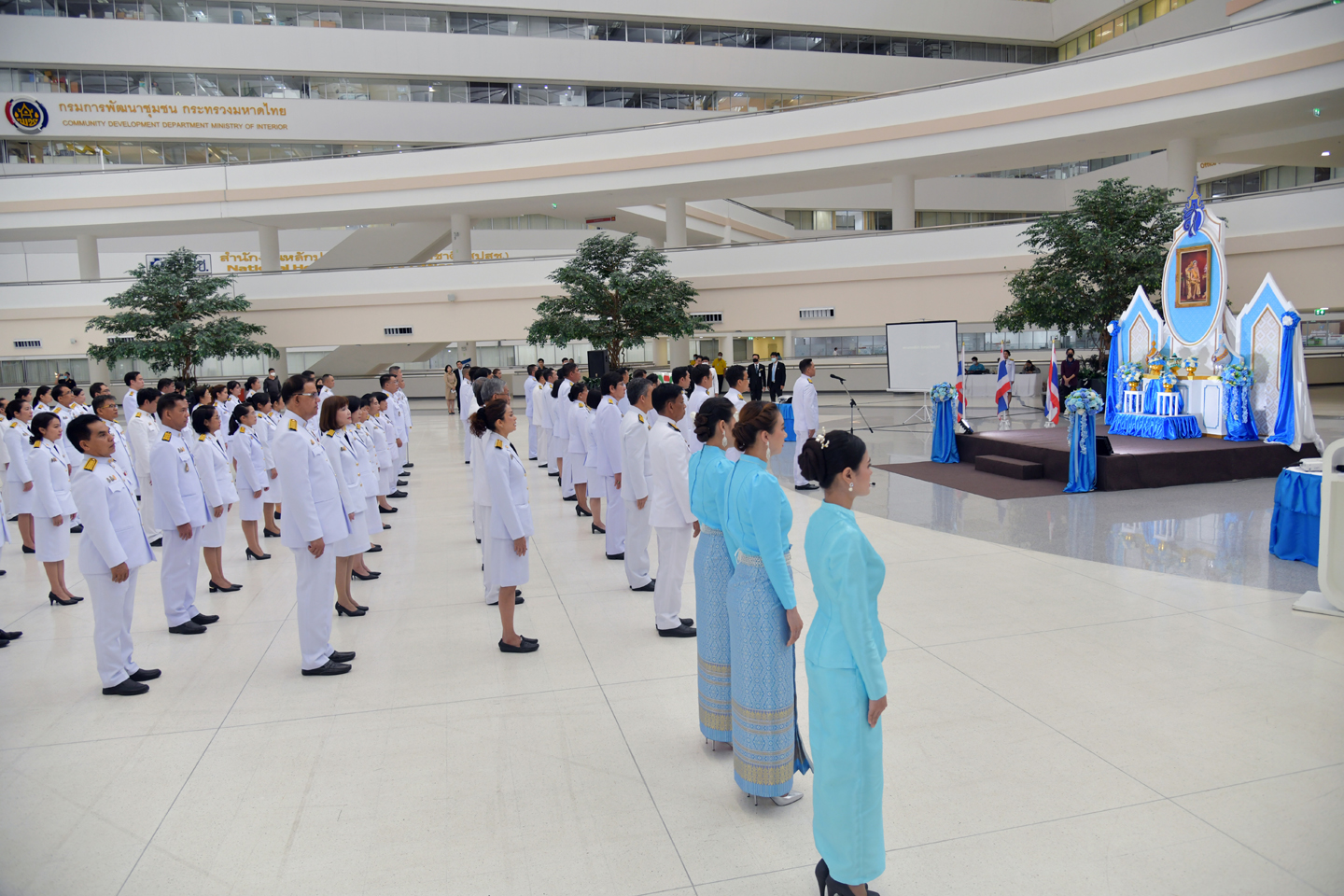 พิธีลงนามถวายพระพรชัยมงคล