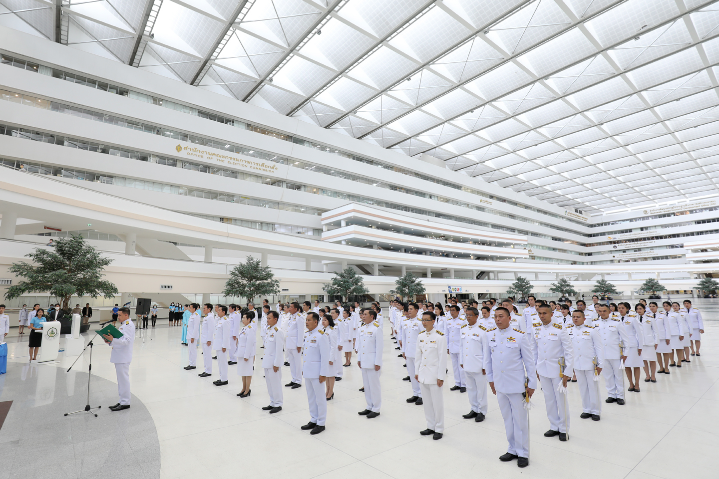 พิธีลงนามถวายพระพรชัยมงคล