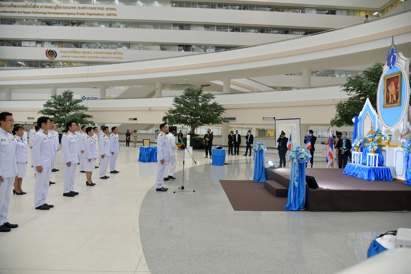 พิธีลงนามถวายพระพรชัยมงคล