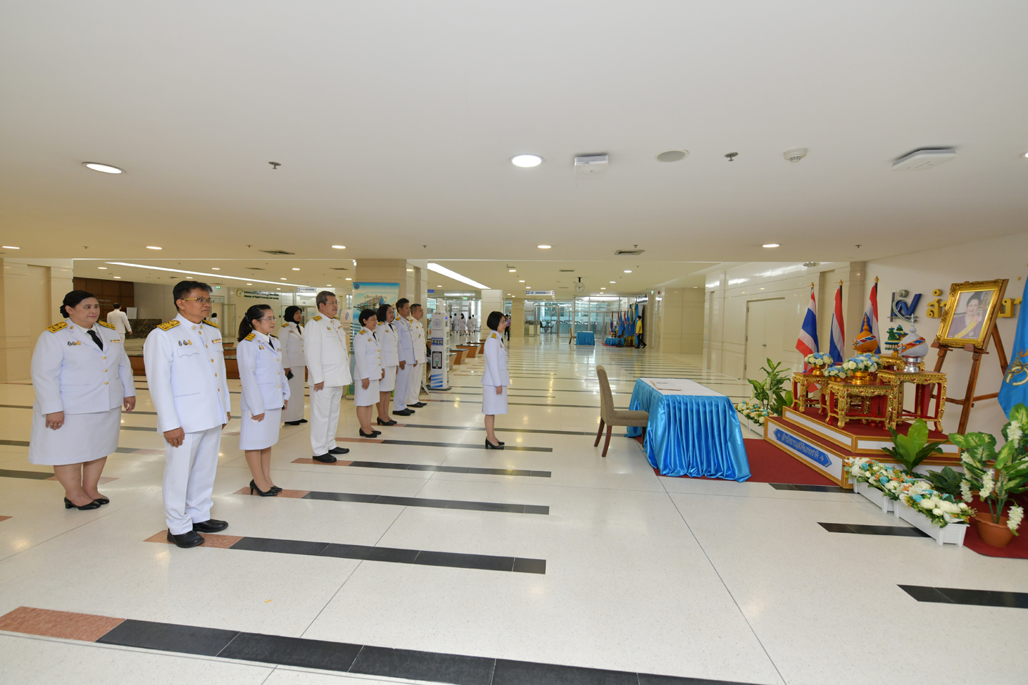 พิธีลงนามถวายพระพรชัยมงคล