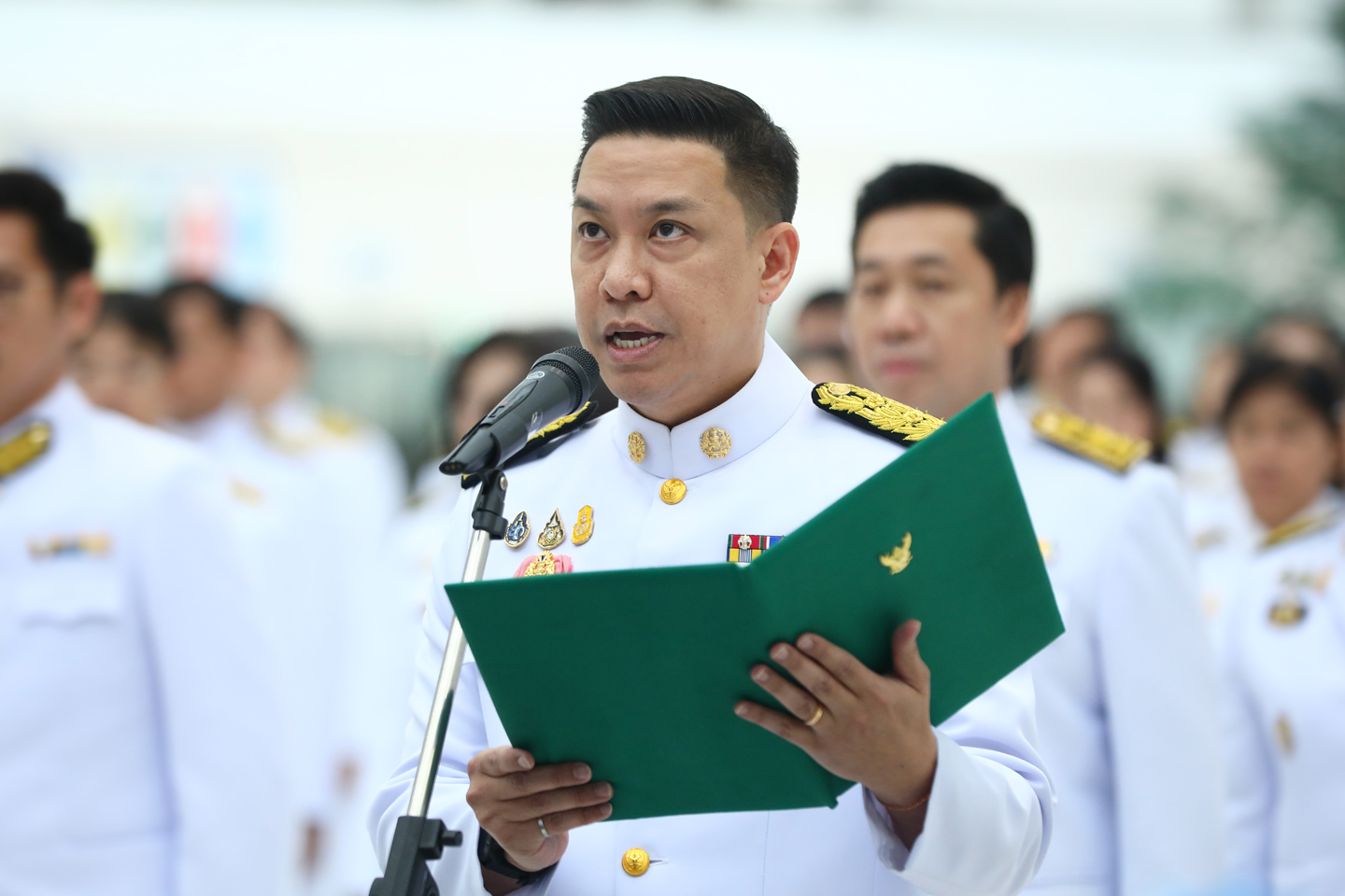 พิธีลงนามถวายพระพรชัยมงคล