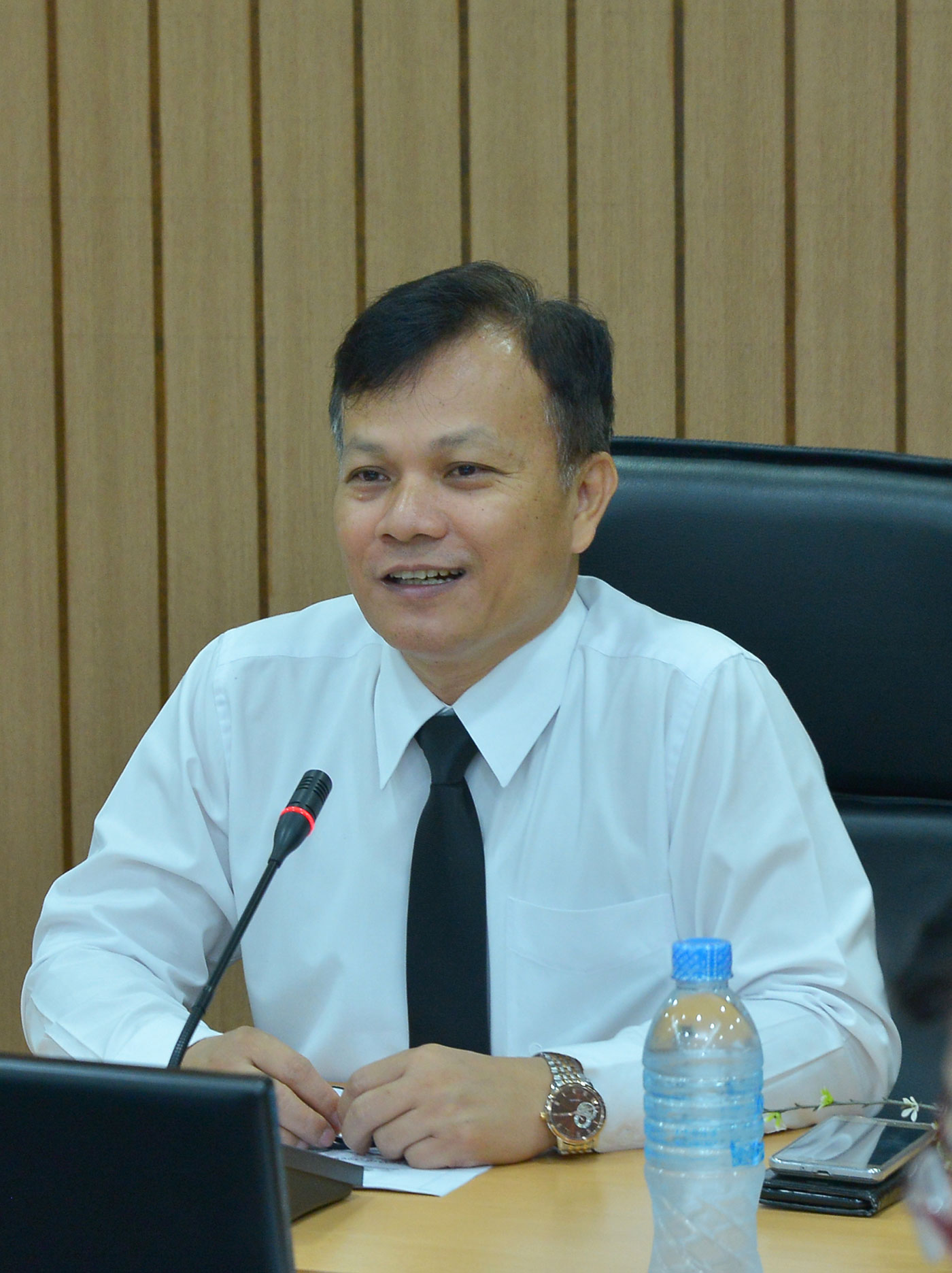 สำรวจข้อมูลผู้มีรายได้น้อย​
