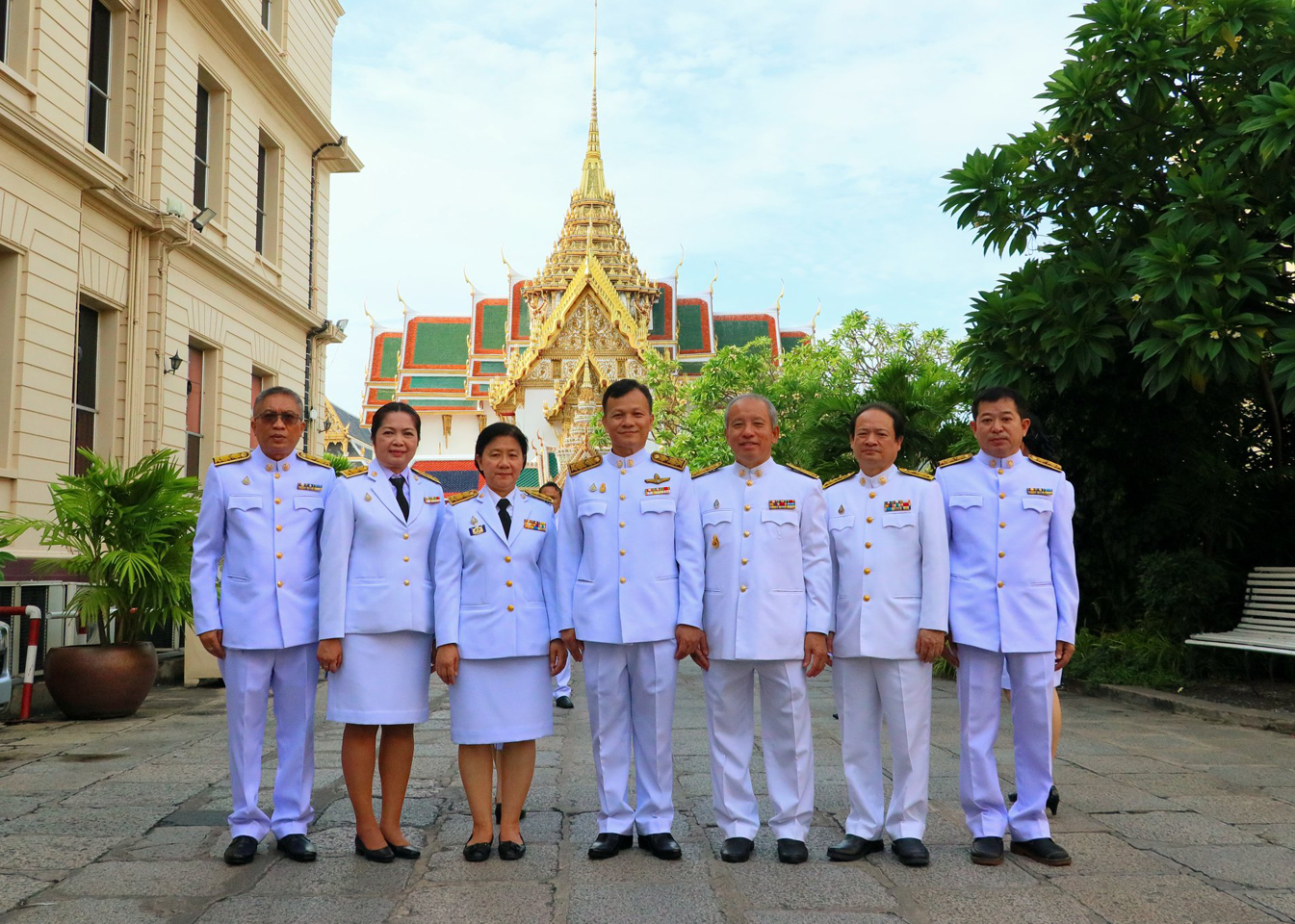 ลงนามถวายพระพร
