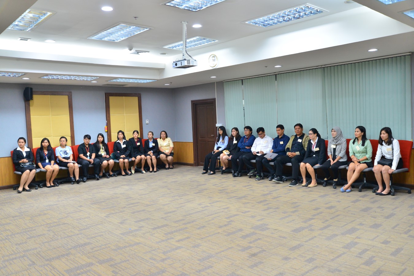 ปฐมนิเทศข้าราชการใหม่ รุ่นที่ ๘