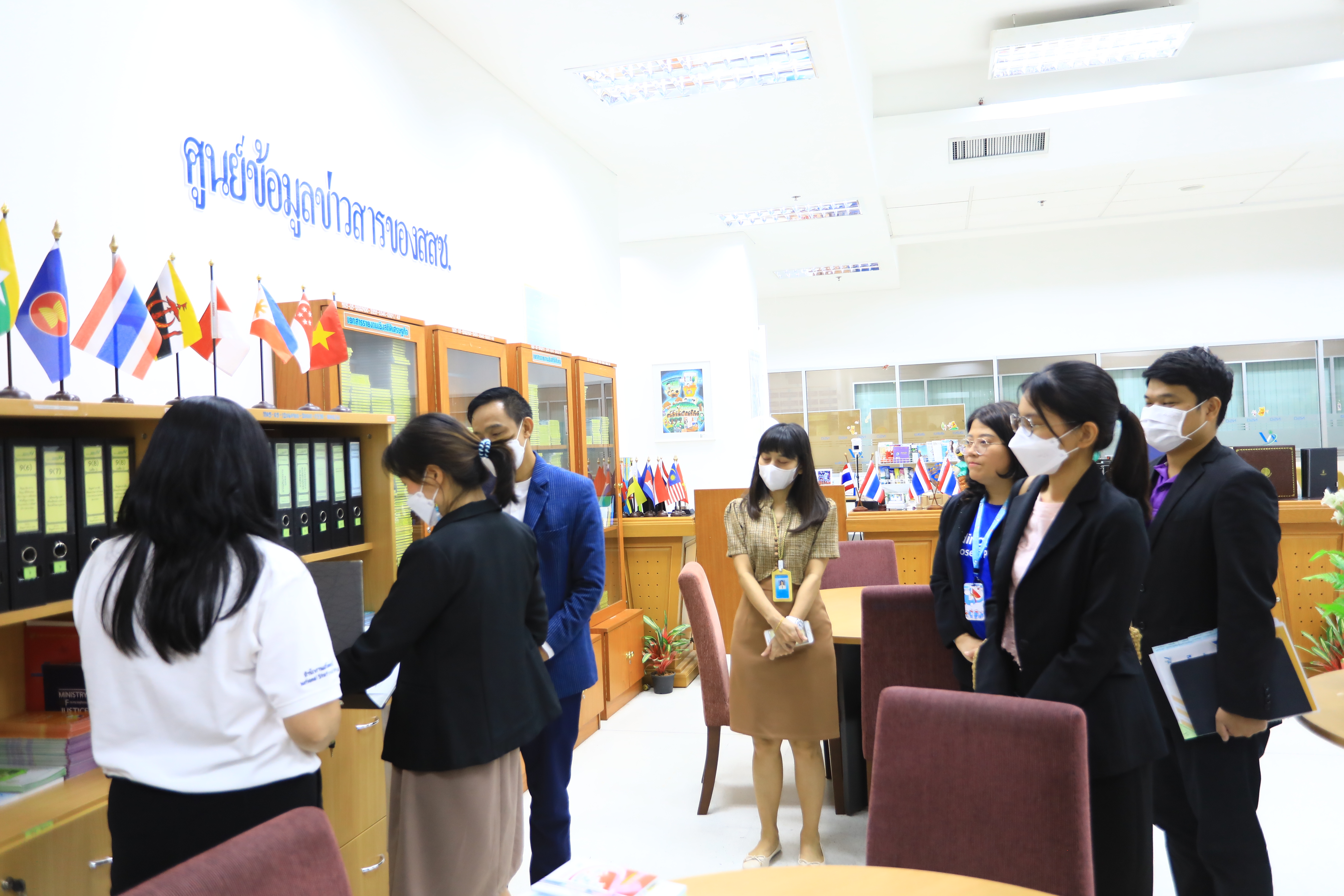 คณะเจ้าหน้าที่สำนักงานปลัดกระทรวงวัฒนธรรมเข้าศึกษาดูงานศูนย์ข้อมูลข่าวสารของราชการ