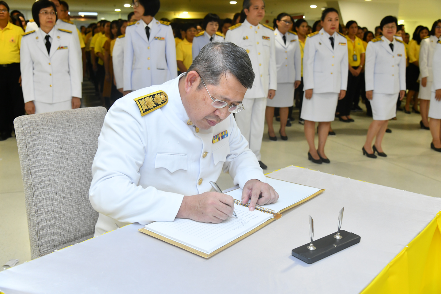 พิธีถวายพระพรชัยมงคลพระบาทสมเด็จพระเจ้าอยู่หัว