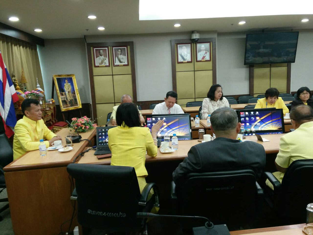 มอบนโยบาย