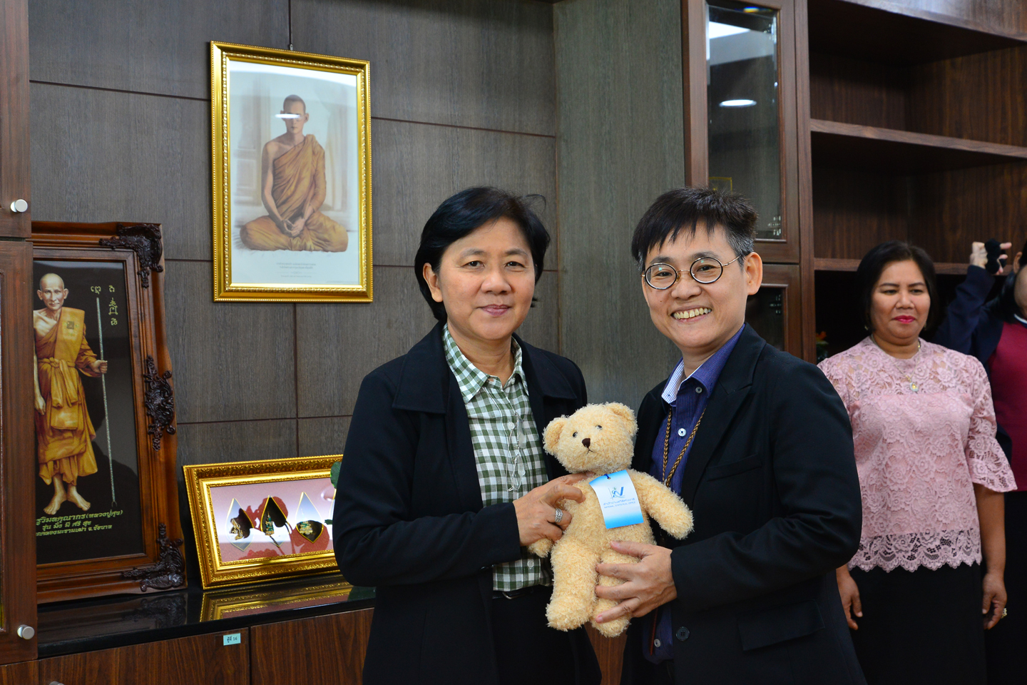 มอบรางวัล