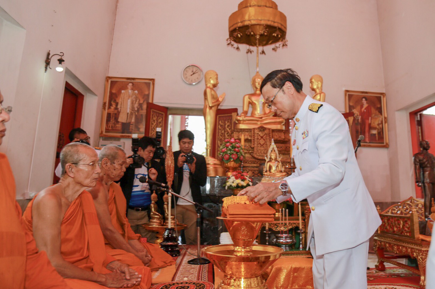พิธีถวายผ้าพระกฐินพระราชทานกระทรวงดิจิทัลเพื่อเศรษฐกิจและสังคม