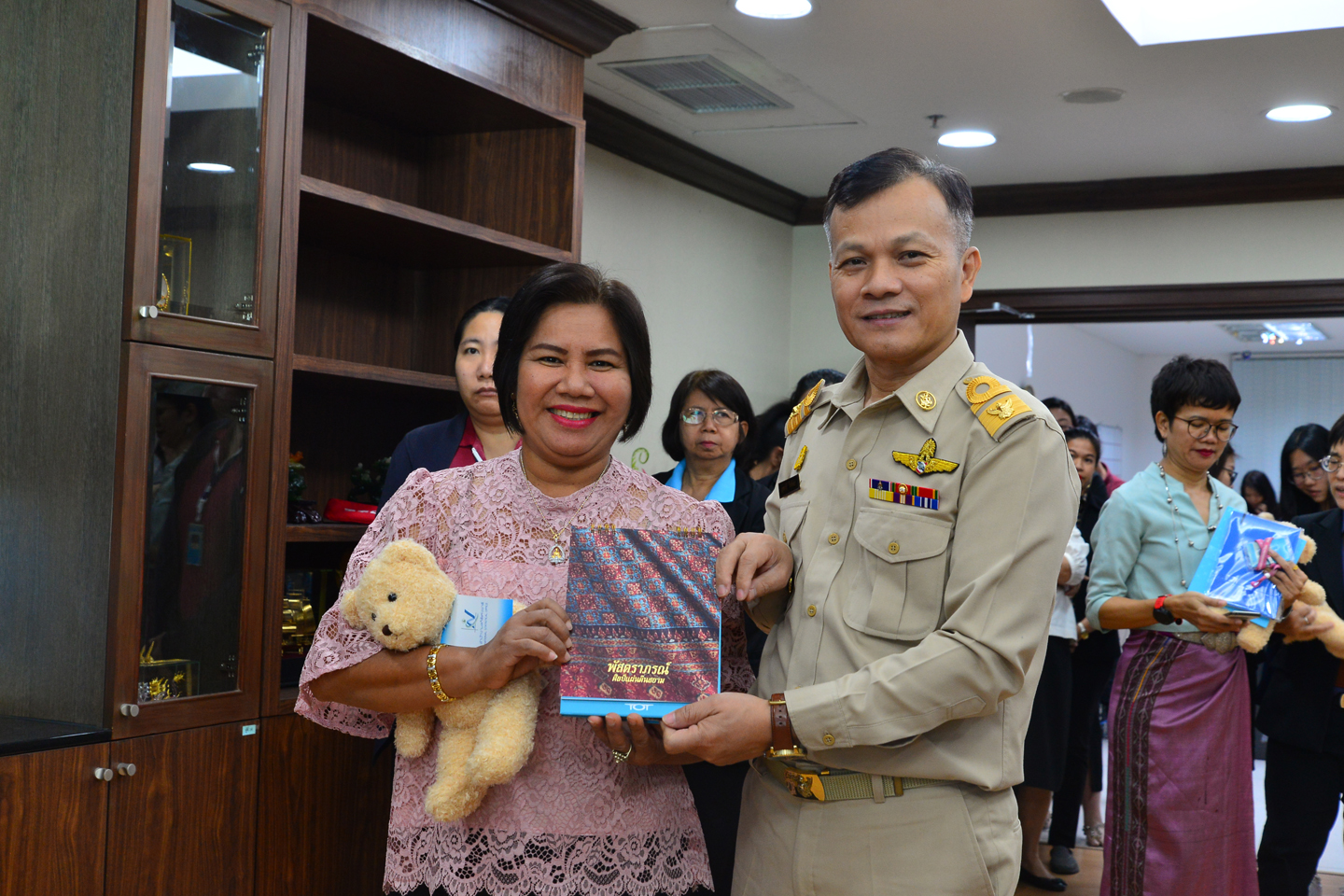 มอบรางวัล