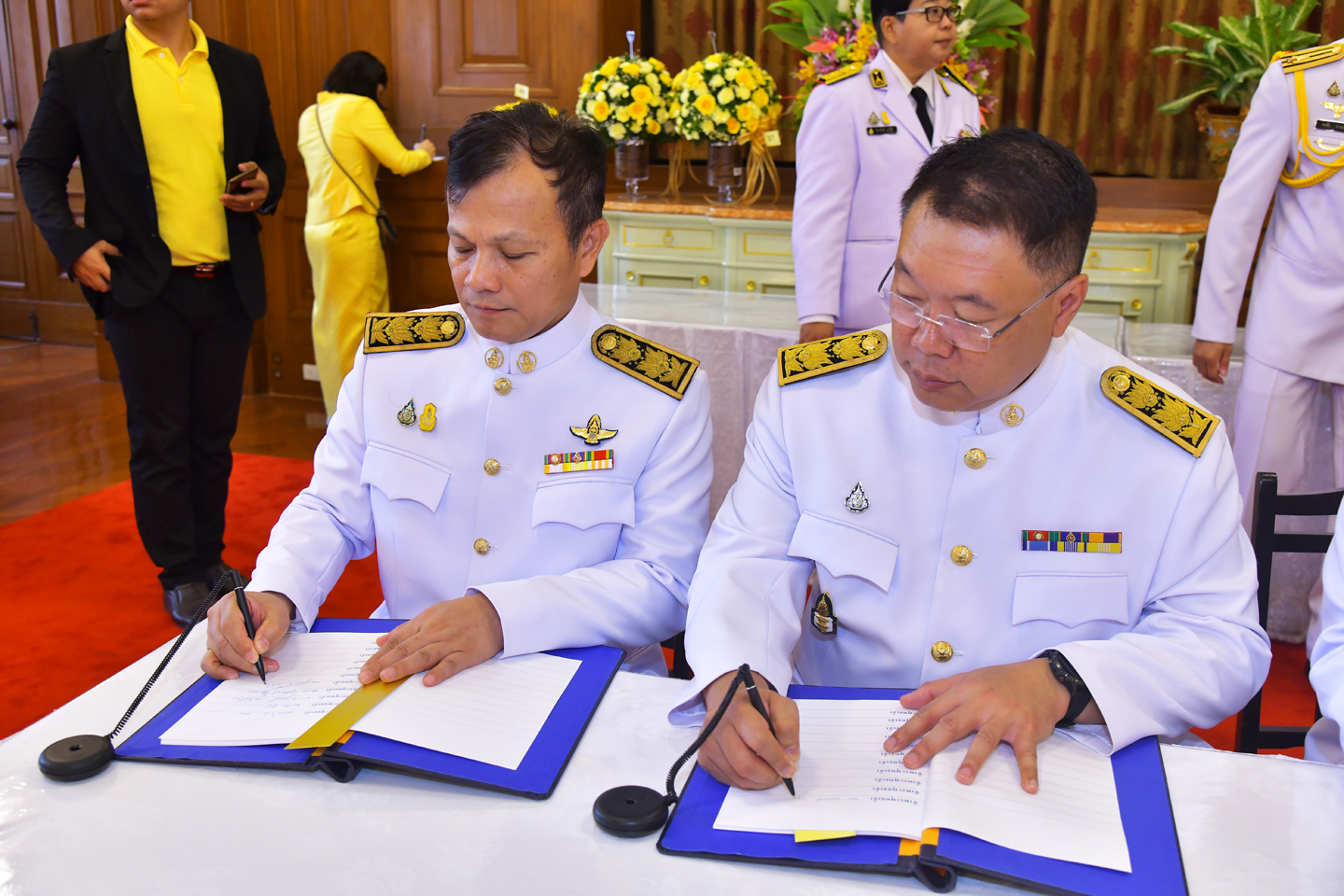 พิธีถวายสัตย์ปฏิญาณ ลงนามถวายพระพร และถวายพระพรชัยมงคล