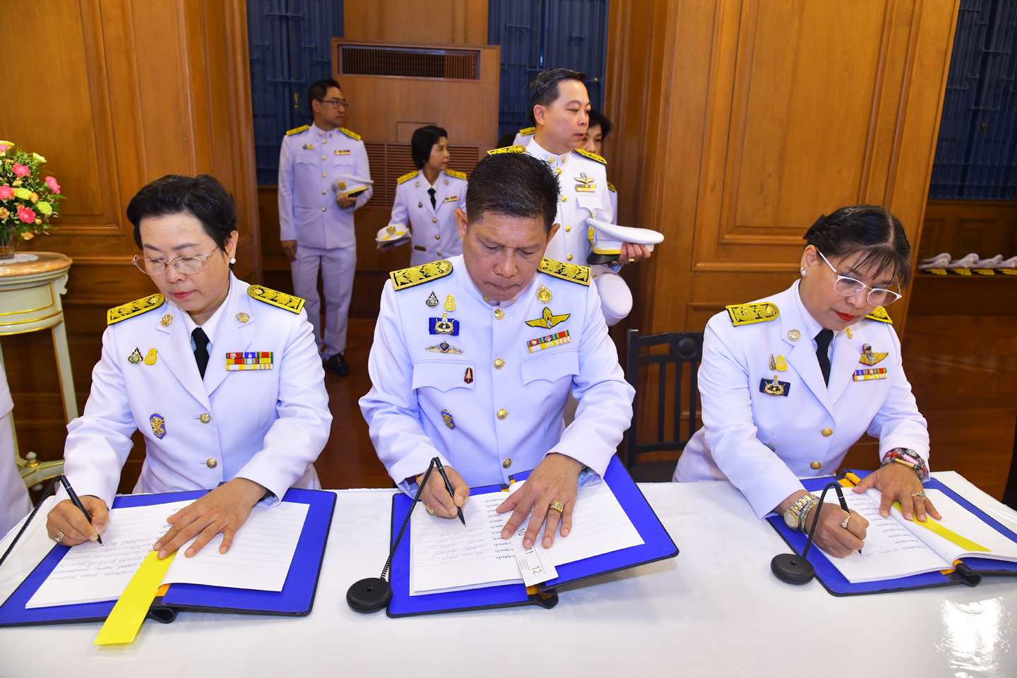 พิธีถวายสัตย์ปฏิญาณ ลงนามถวายพระพร และถวายพระพรชัยมงคล