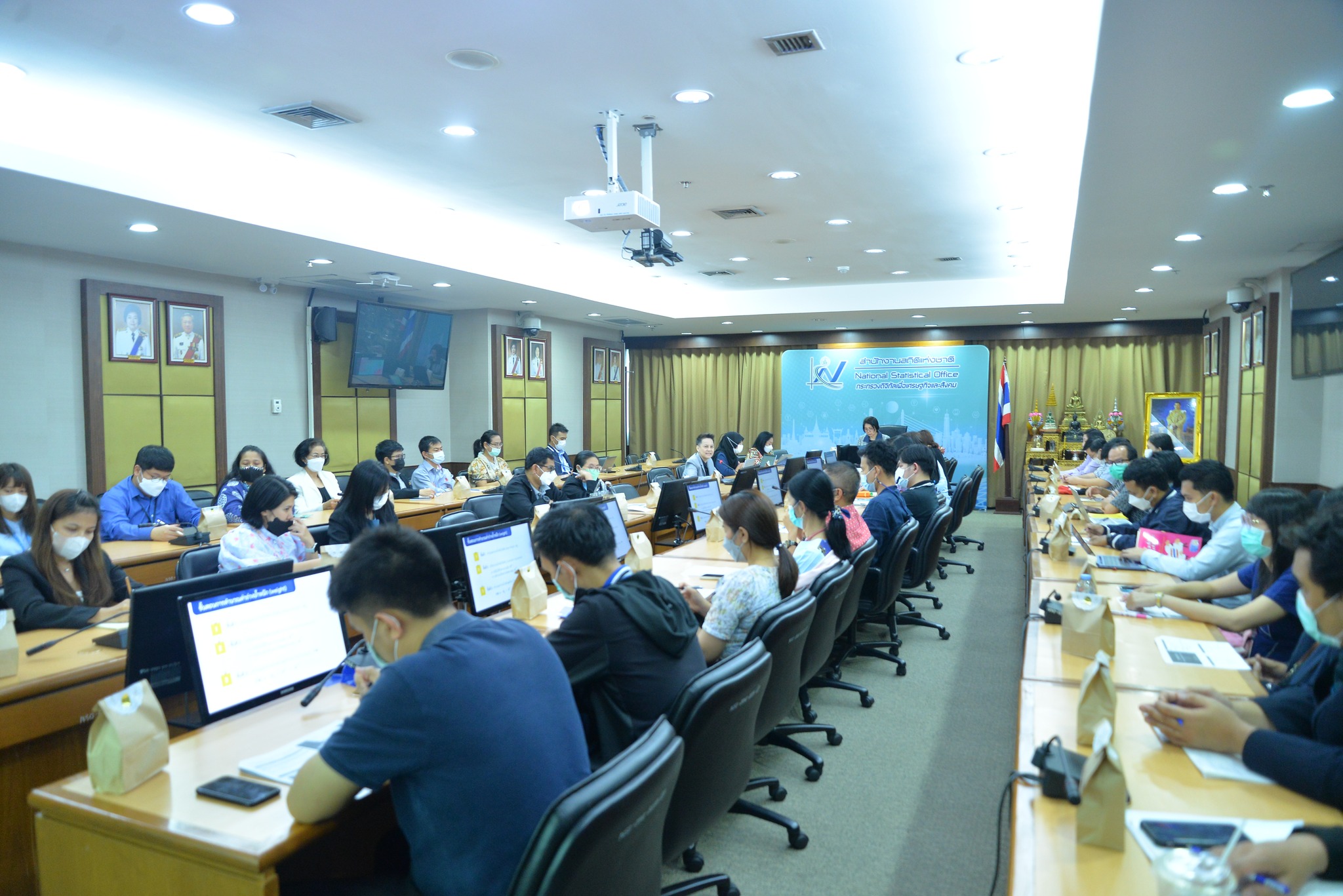 การประชุมให้ความรู้ในการคำนวณ ค่าถ่วงน้ำหนัก (weight) โครงการสำรวจของสำนักงานสถิติแห่งชาติ