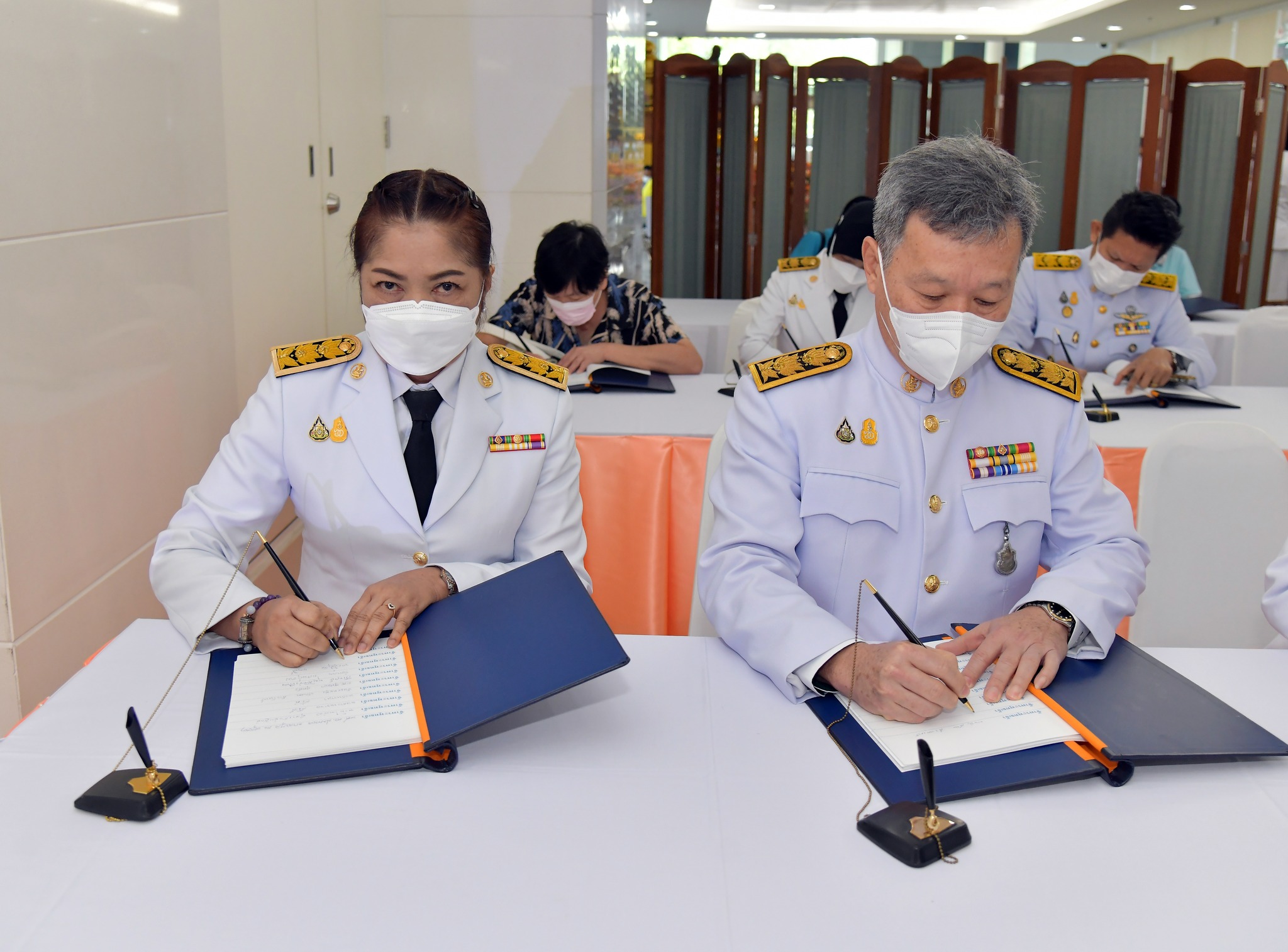 สสช.ร่วมถวายแจกันดอกไม้ และลงนามถวายพระพร “สมเด็จพระเจ้าลูกเธอเจ้าฟ้าพัชรกิติยาภา นเรนทิราเทพยวดี กรมหลวงราชสาริณีสิริพัชร มหาวัชรราชธิดา ”