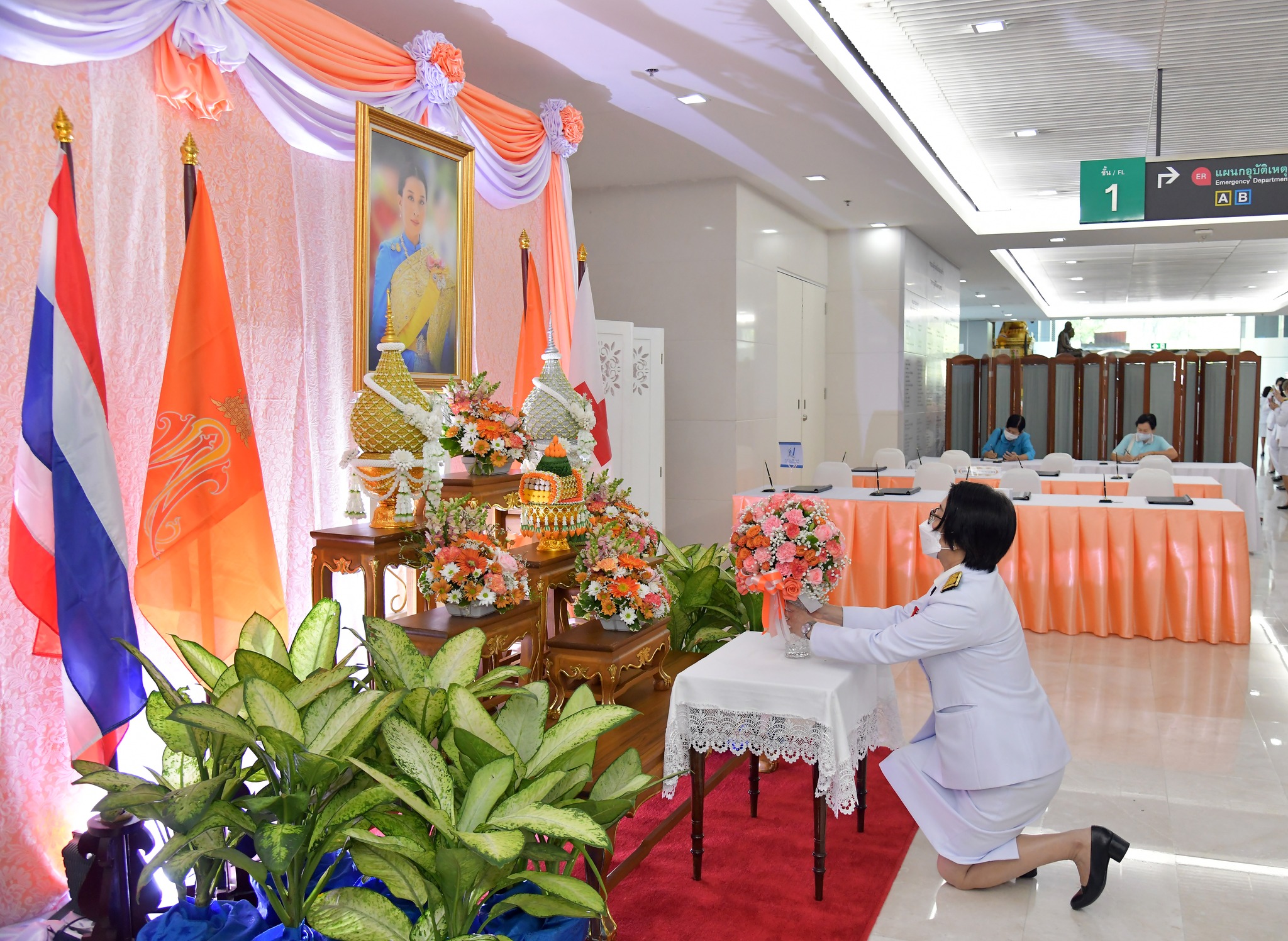 สสช.ร่วมถวายแจกันดอกไม้ และลงนามถวายพระพร “สมเด็จพระเจ้าลูกเธอเจ้าฟ้าพัชรกิติยาภา นเรนทิราเทพยวดี กรมหลวงราชสาริณีสิริพัชร มหาวัชรราชธิดา ”