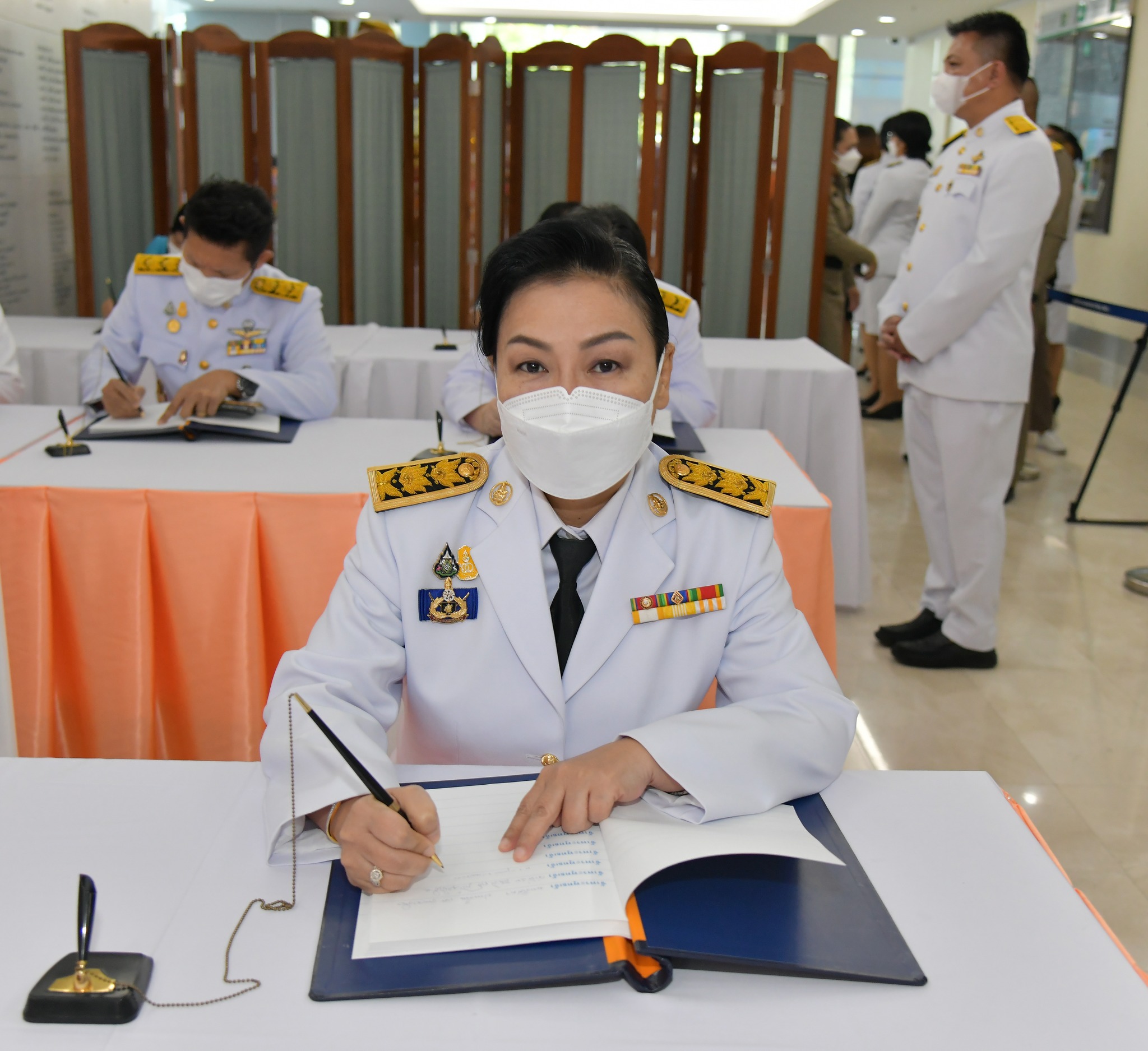 สสช.ร่วมถวายแจกันดอกไม้ และลงนามถวายพระพร “สมเด็จพระเจ้าลูกเธอเจ้าฟ้าพัชรกิติยาภา นเรนทิราเทพยวดี กรมหลวงราชสาริณีสิริพัชร มหาวัชรราชธิดา ”