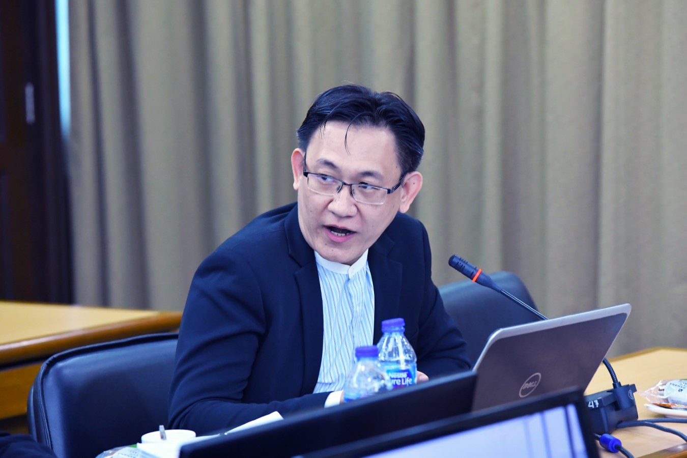 ประชุมเพื่อนำเสนอความก้าวหน้าและรับฟังความคิดเห็น