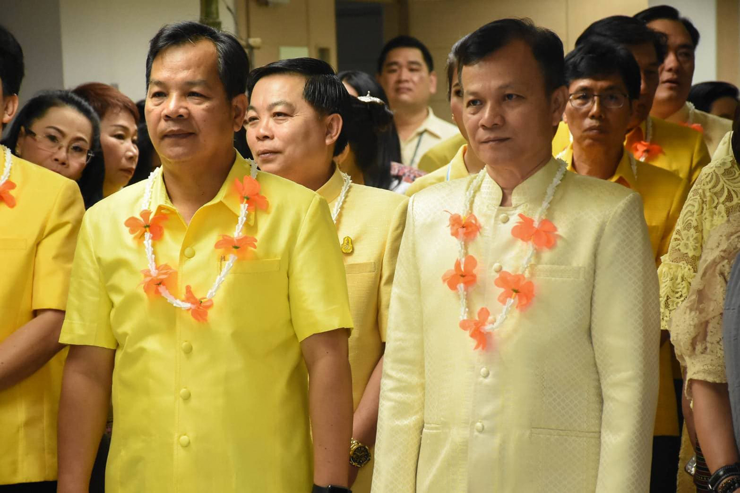 รดน้ำขอพรผู้บริหารกระทรวงดีอี