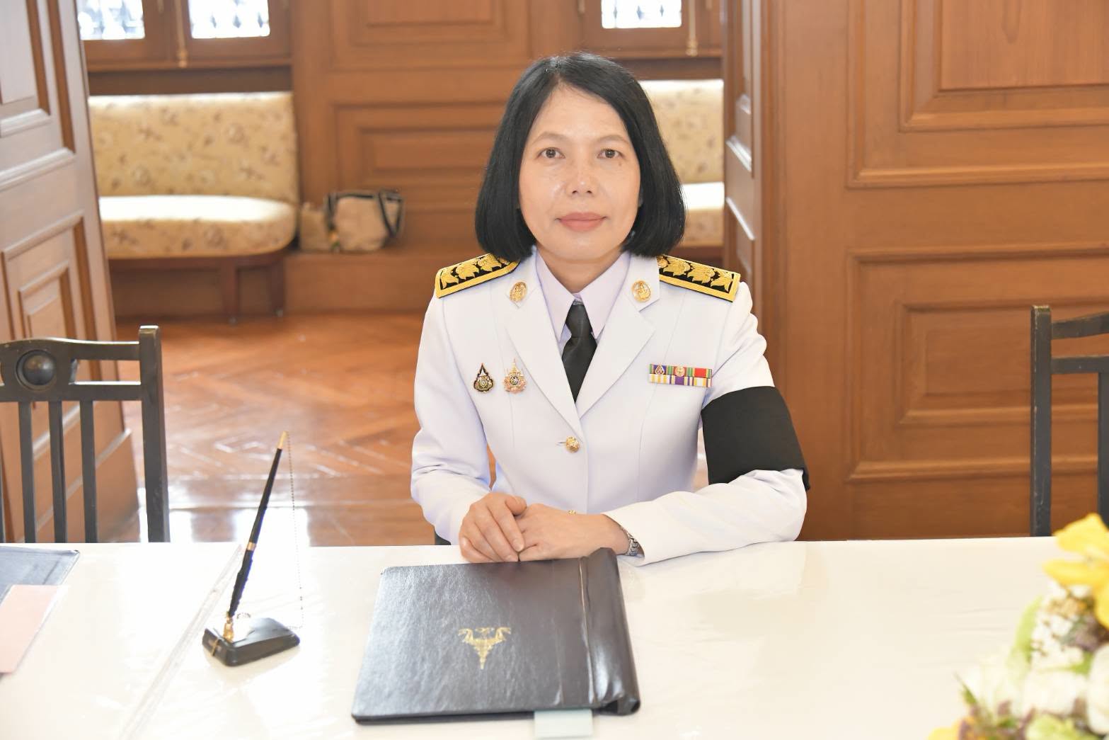 ลงนามถวายพระพรชัยมงคล