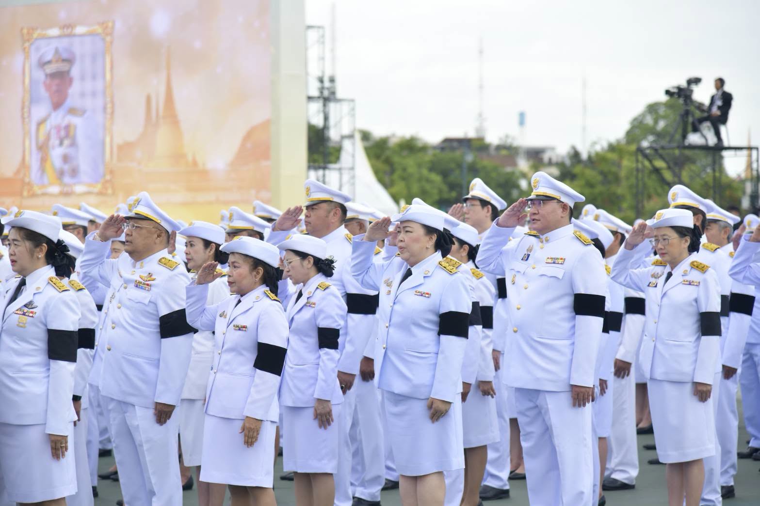 ลงนามถวายพระพรชัยมงคล