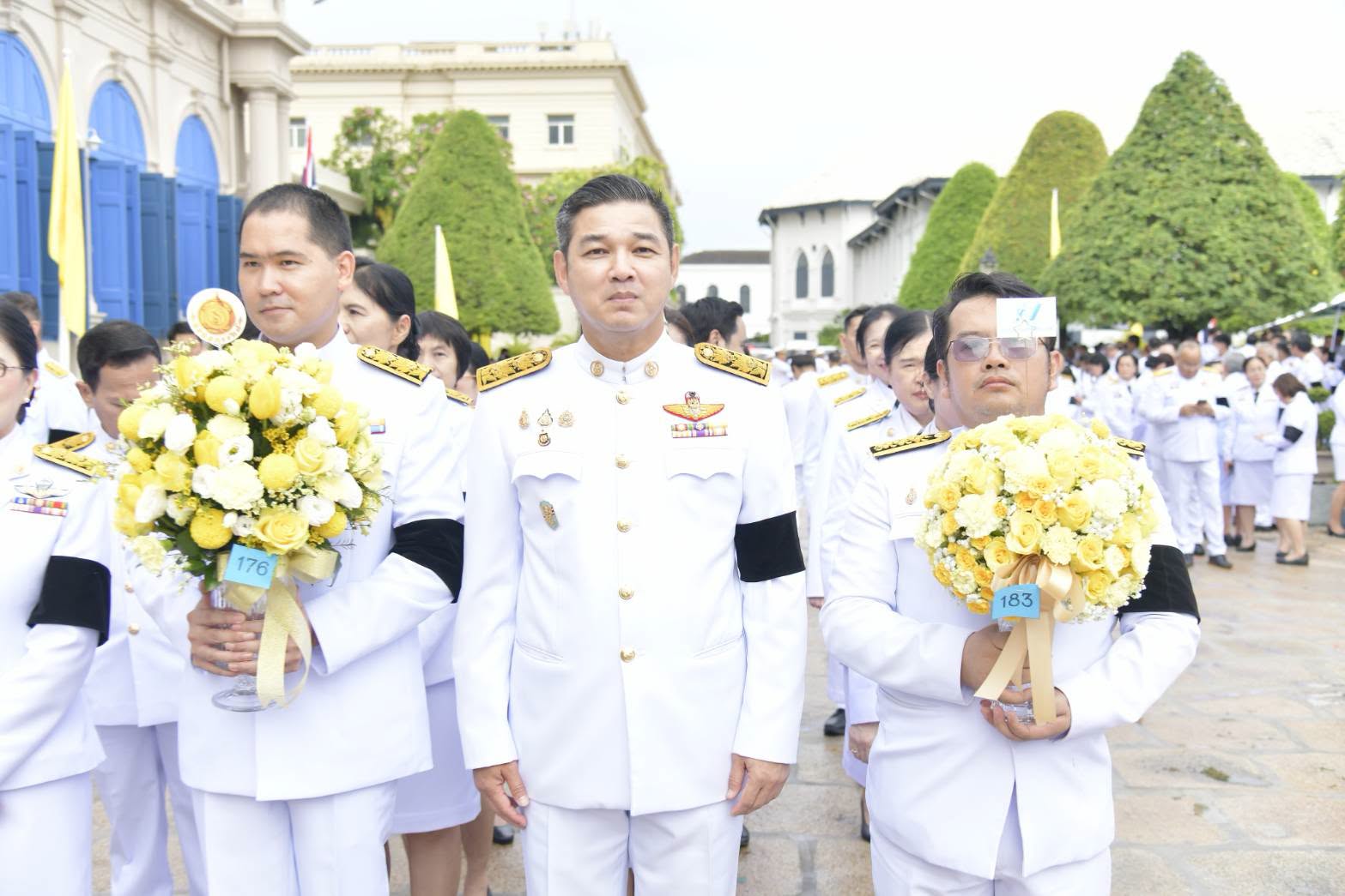 ลงนามถวายพระพรชัยมงคล