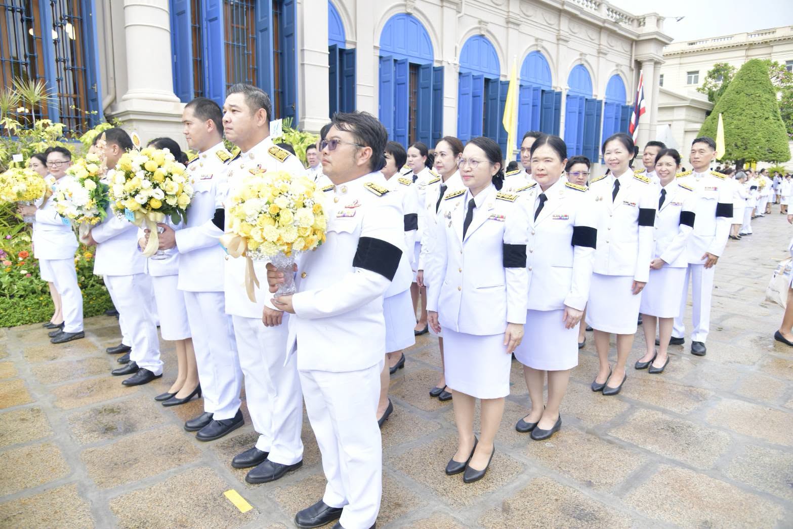 ลงนามถวายพระพรชัยมงคล