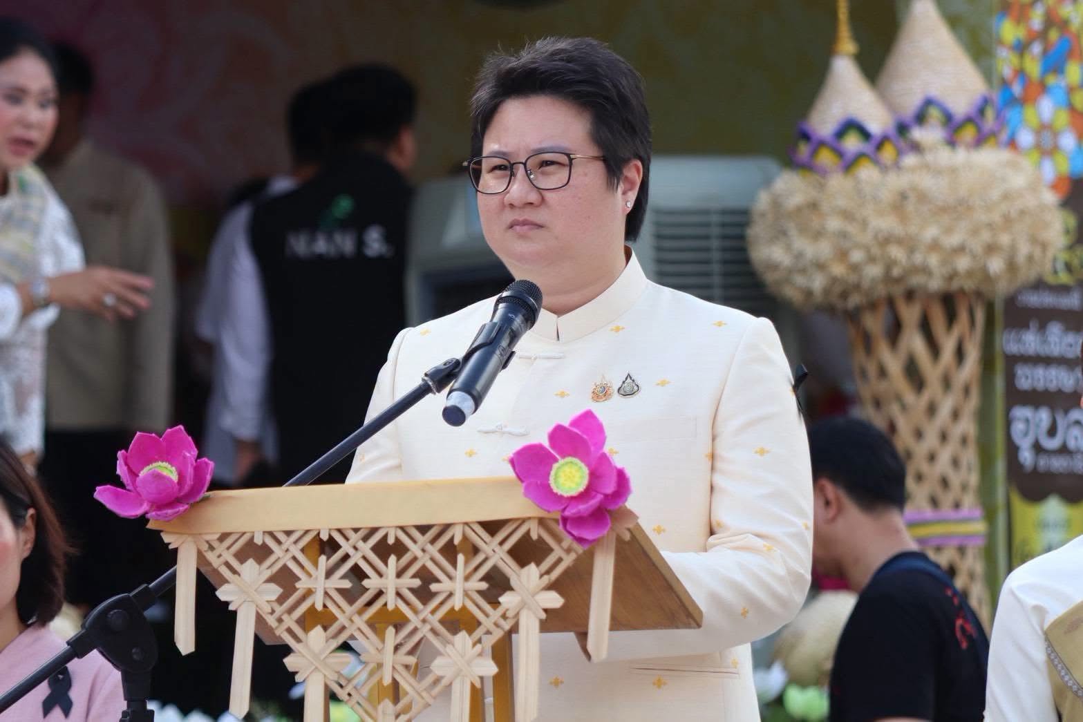 พิธีเปิดงานประเพณีแห่เทียนพรรษาจังหวัดอุบลราชธานี
