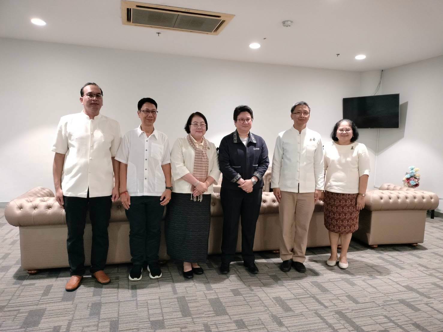 พิธีเปิดงานประเพณีแห่เทียนพรรษาจังหวัดอุบลราชธานี