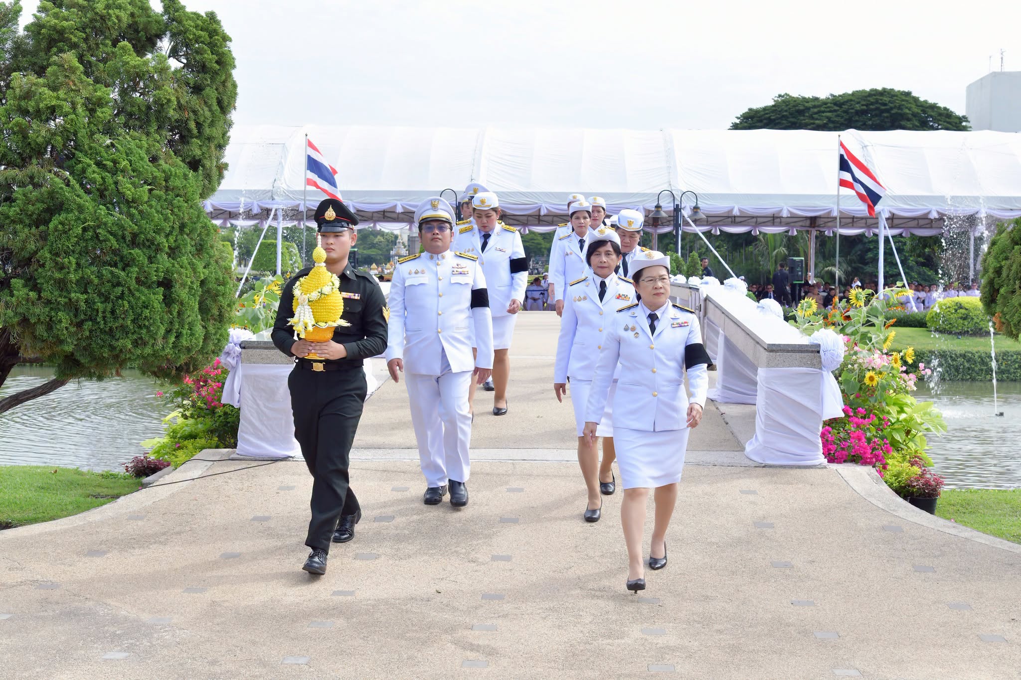 พิธีวางพานพุ่มถวายราชสักการะ