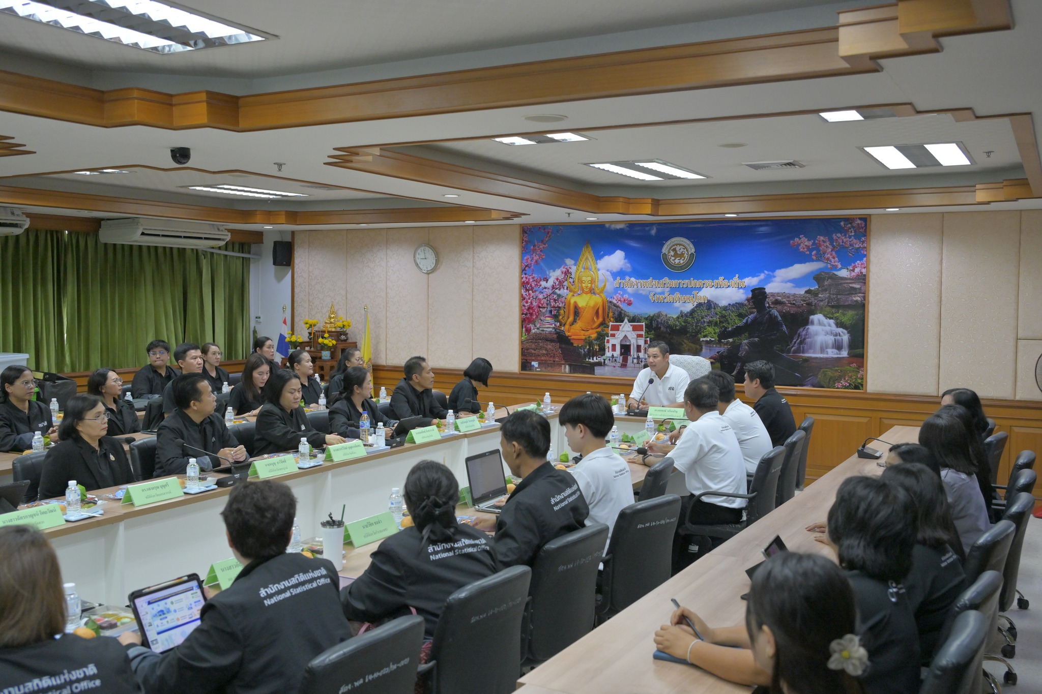 การประชุมติดตามโครงการปรับปรุงฐานข้อมูลกลางด้านสถานประกอบการ