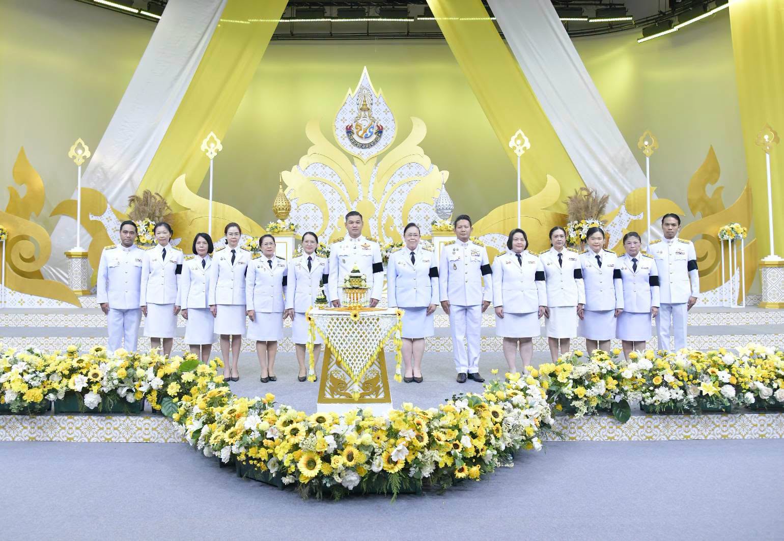 ร่วมบันทึกเทปถวายพระพร