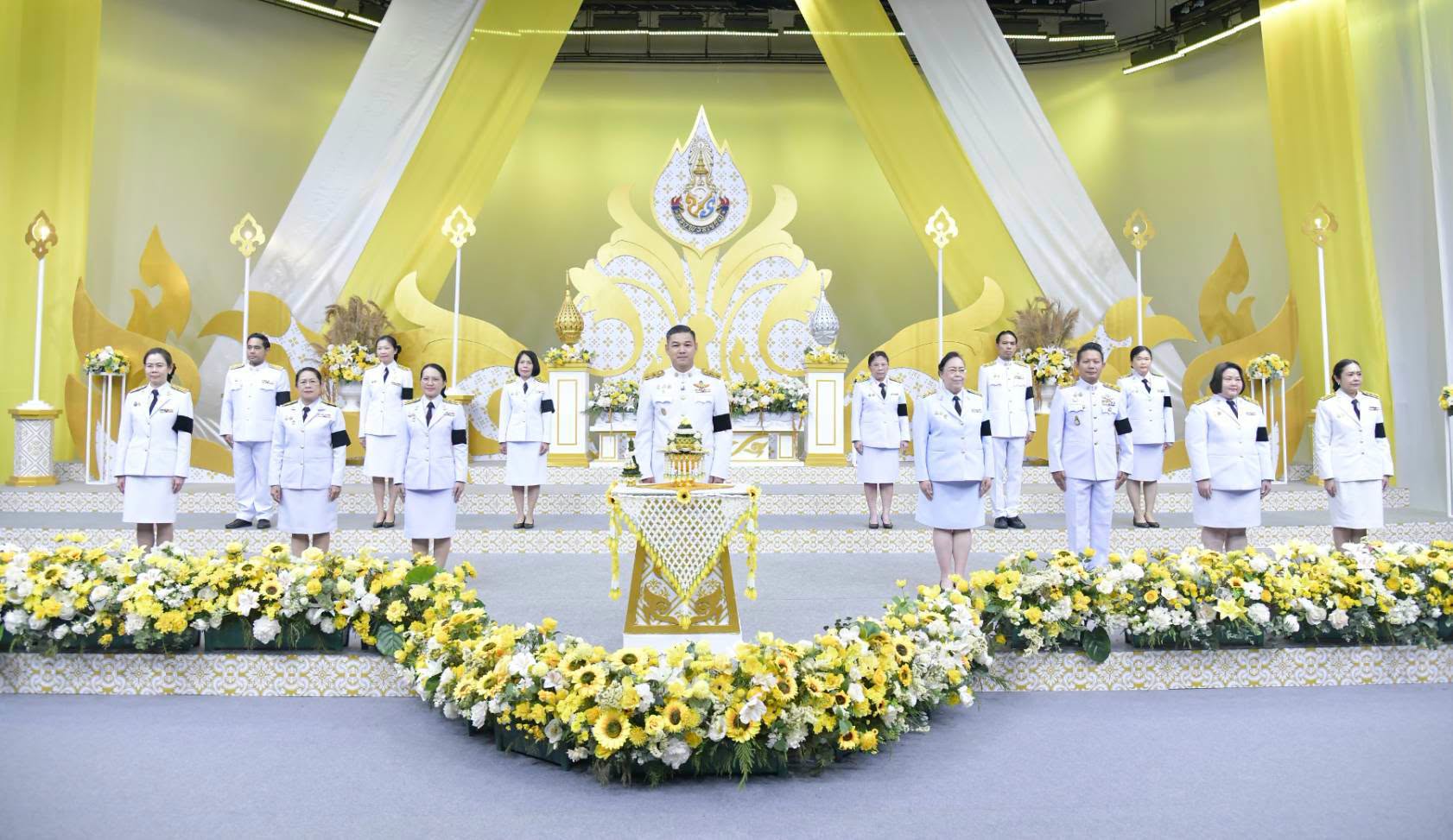 ร่วมบันทึกเทปถวายพระพร