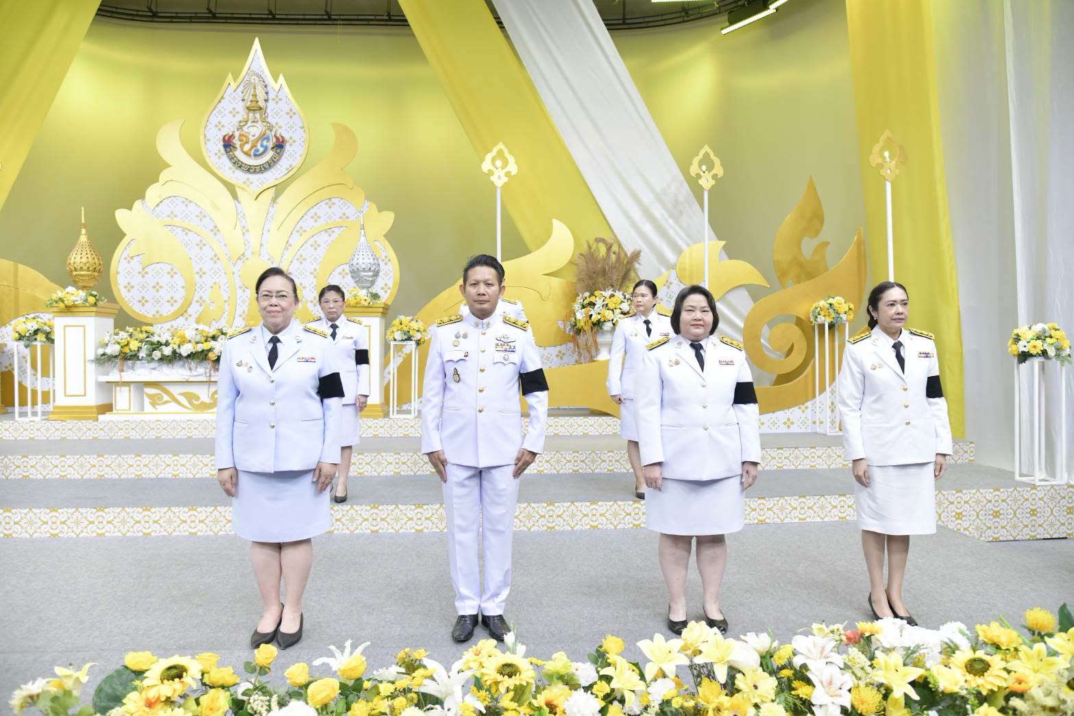 ร่วมบันทึกเทปถวายพระพร