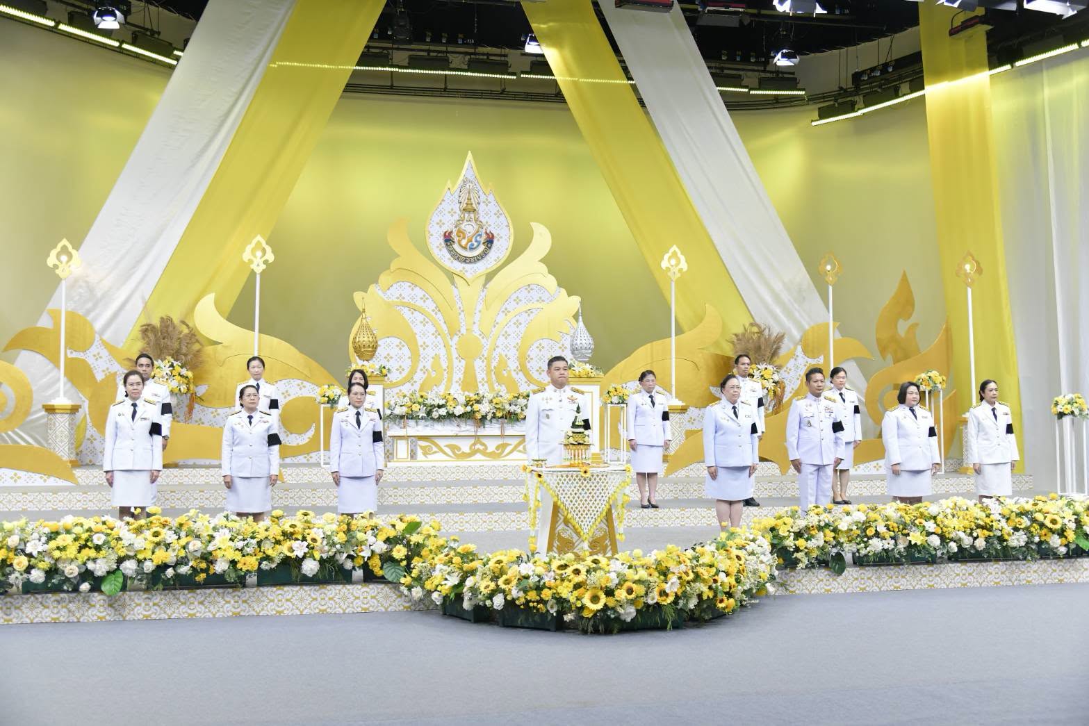 ร่วมบันทึกเทปถวายพระพร