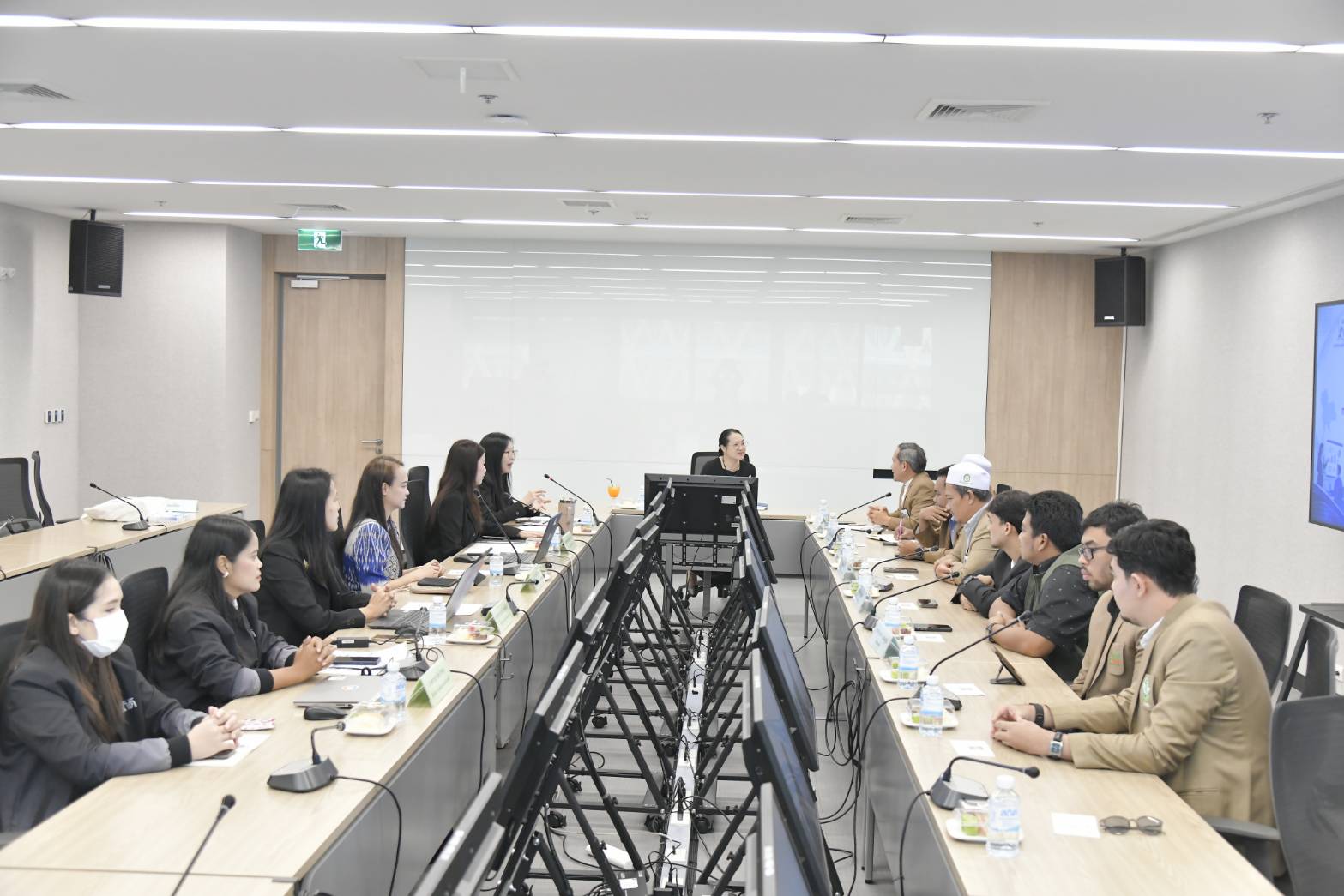 แลกเปลี่ยนความรู้ระบบฐานข้อมูลกลุ่มเปราะบาง
