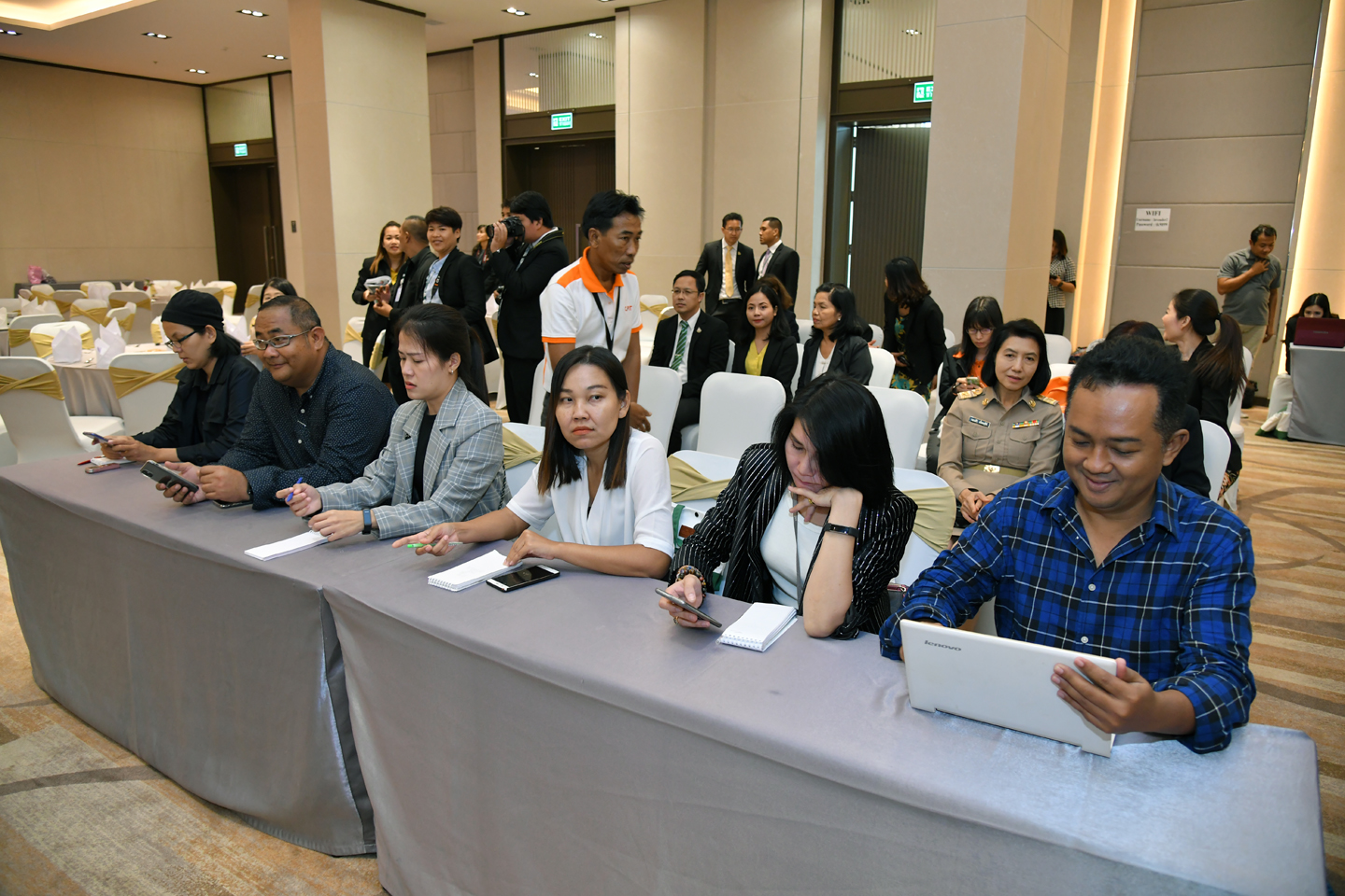 แถลงข่าว