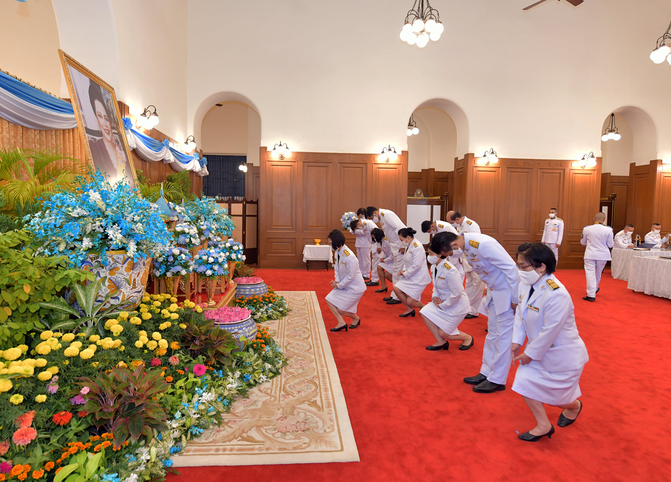 ลงนามถวายพระพรชัยมงคล