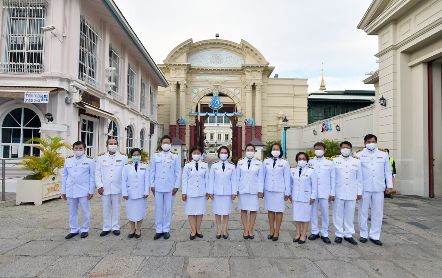 ลงนามถวายพระพรชัยมงคล