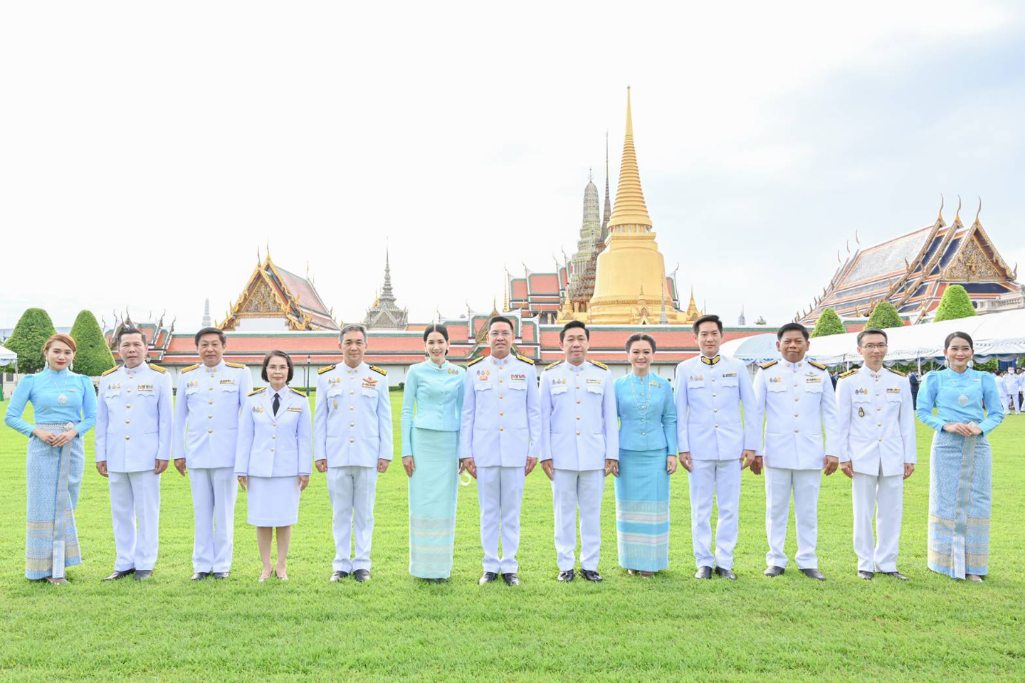 ลงนามถวายพระพรชัยมงคล