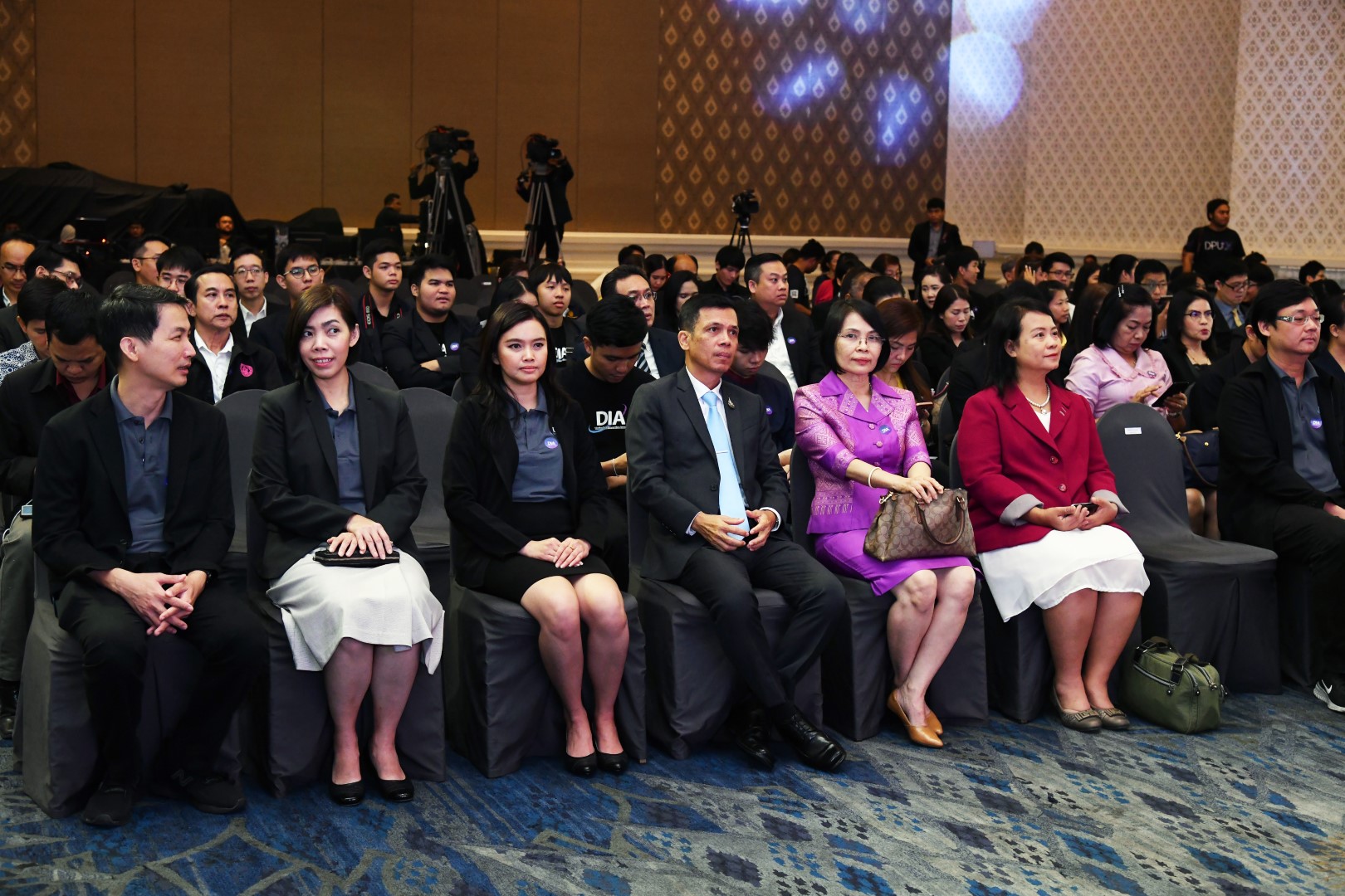 ร่วมเป็นเกียรติในงานประกาศผลรางวัล