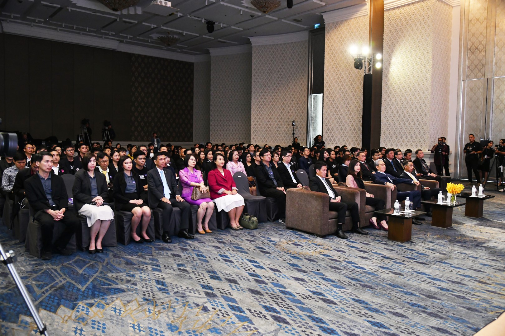 ร่วมเป็นเกียรติในงานประกาศผลรางวัล