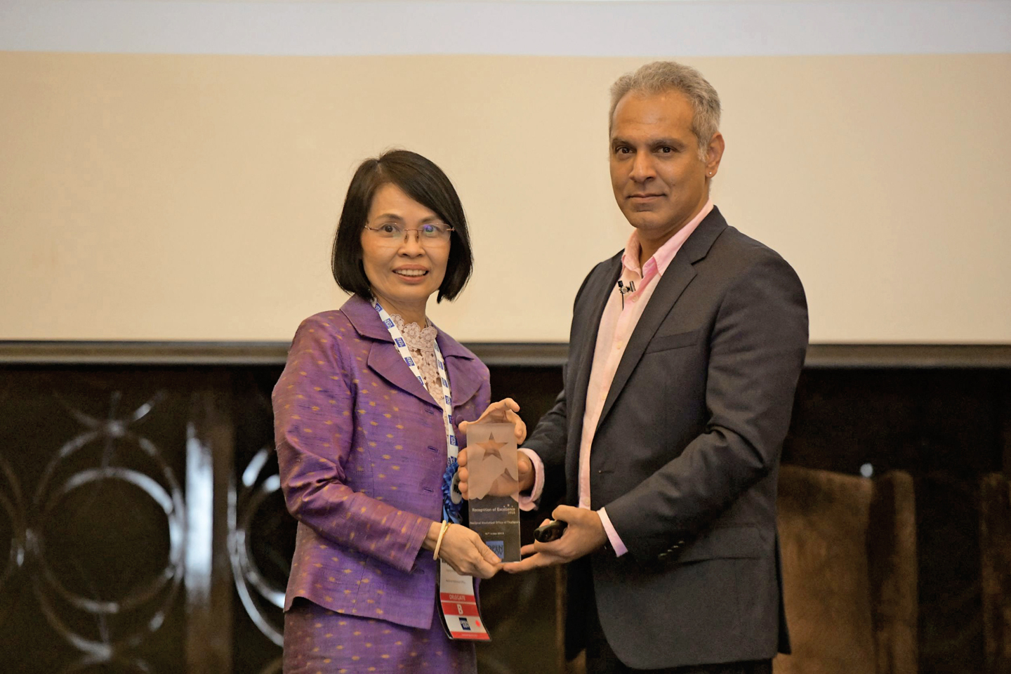 รับรางวัล Recognition of Excellence Award