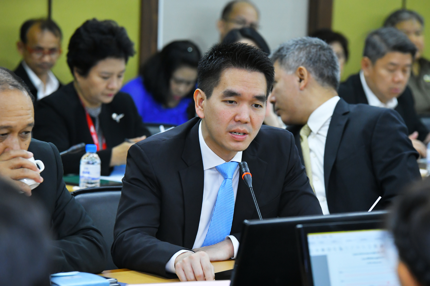 ประชุมผู้บริหาร