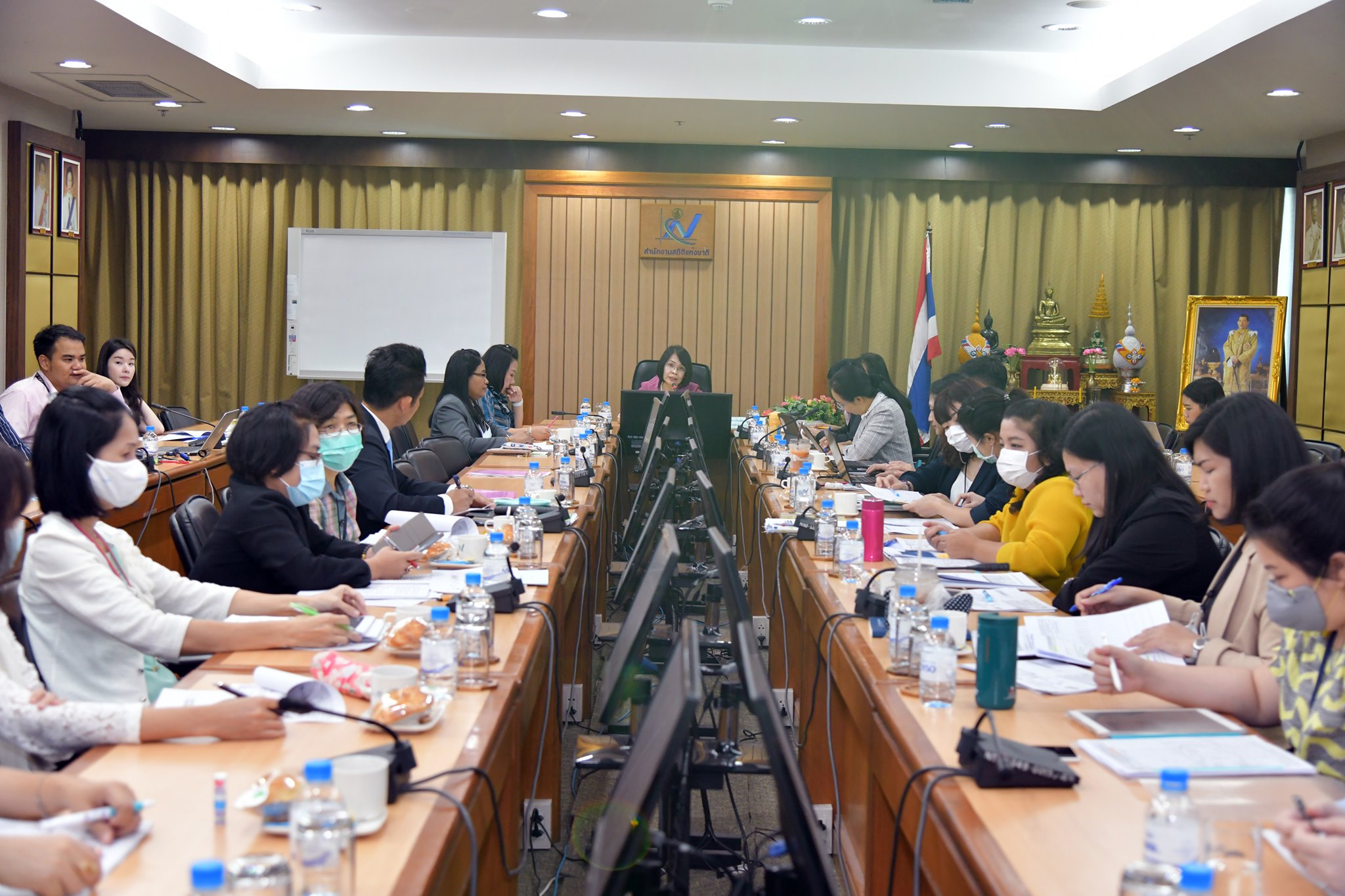 การประชุมชี้แจงโครงการสำรวจการติดตามระดับความรู้ และการเข้าถึงบริการทางการเงินของครอบครัว พ.ศ. ๒๕๖๓ ไตรมาสที่ ๔​