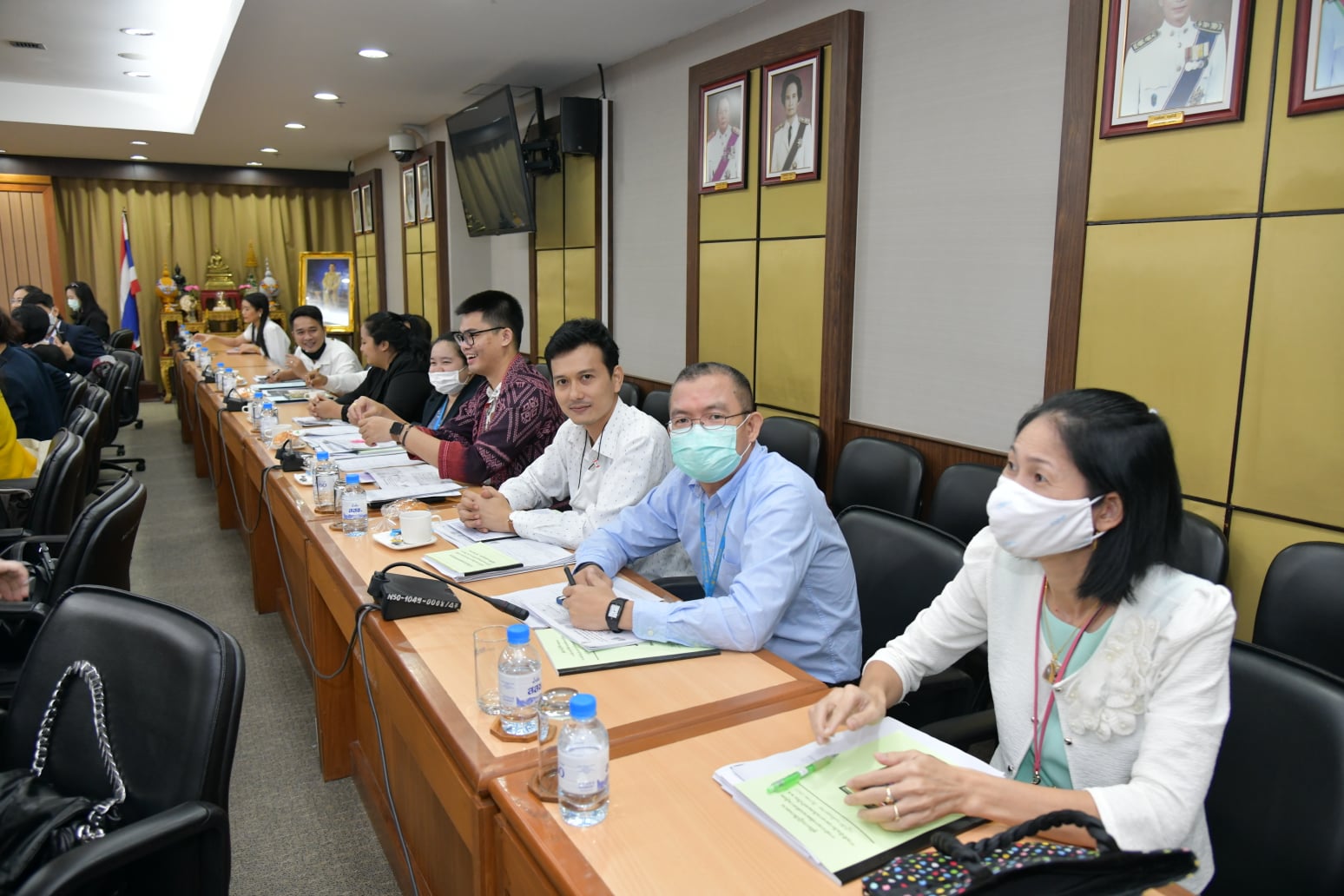 การประชุมชี้แจงโครงการสำรวจการติดตามระดับความรู้ และการเข้าถึงบริการทางการเงินของครอบครัว พ.ศ. ๒๕๖๓ ไตรมาสที่ ๔​
