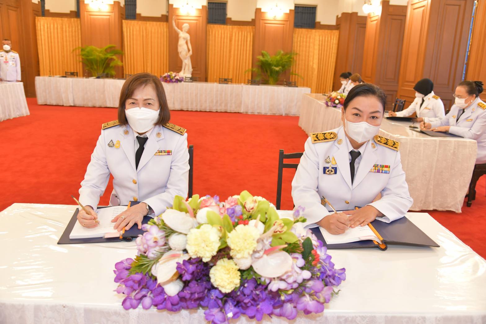 ลงนามถวายพระพร