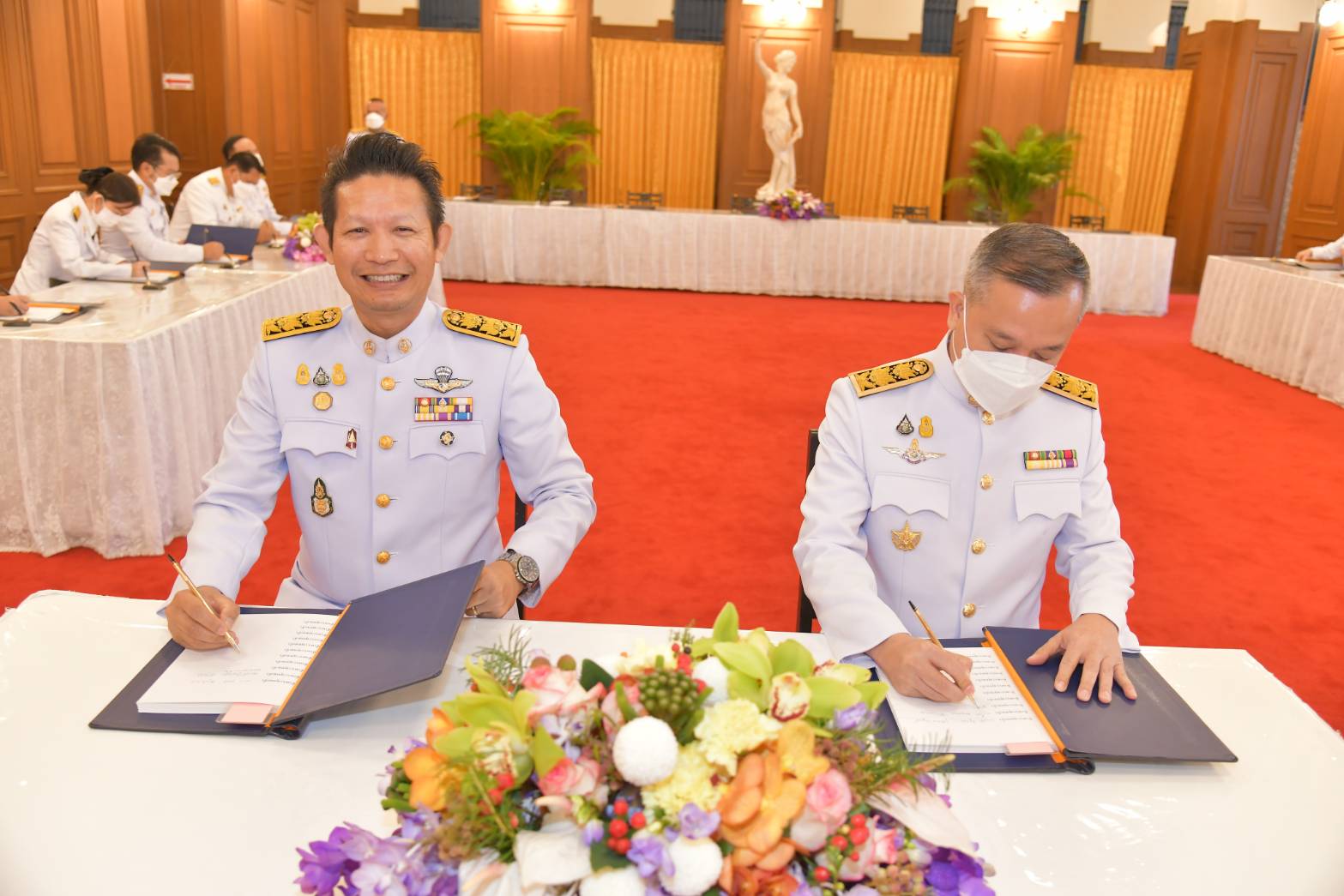 ลงนามถวายพระพร