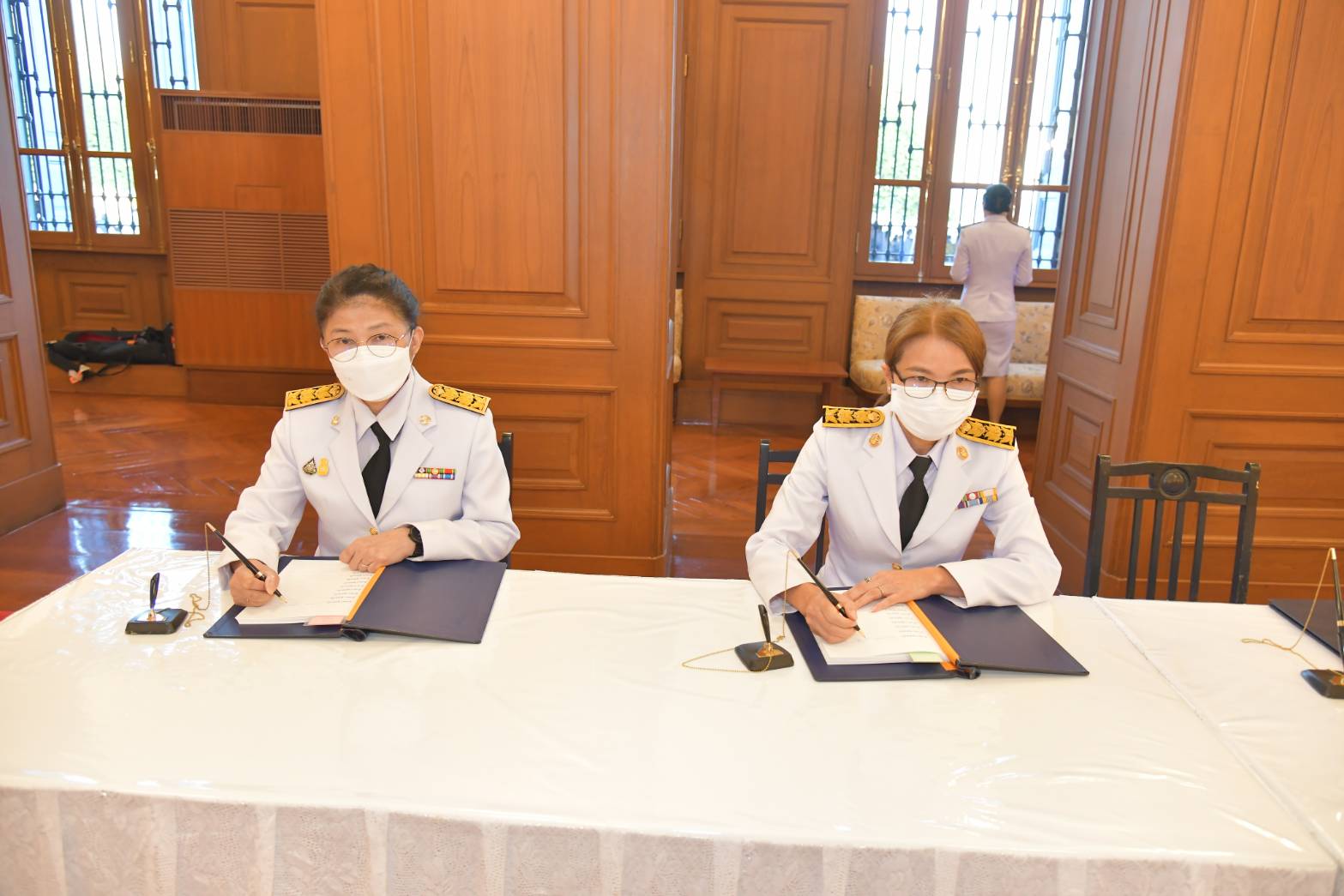 ลงนามถวายพระพร