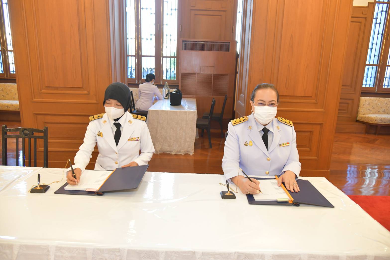 ลงนามถวายพระพร