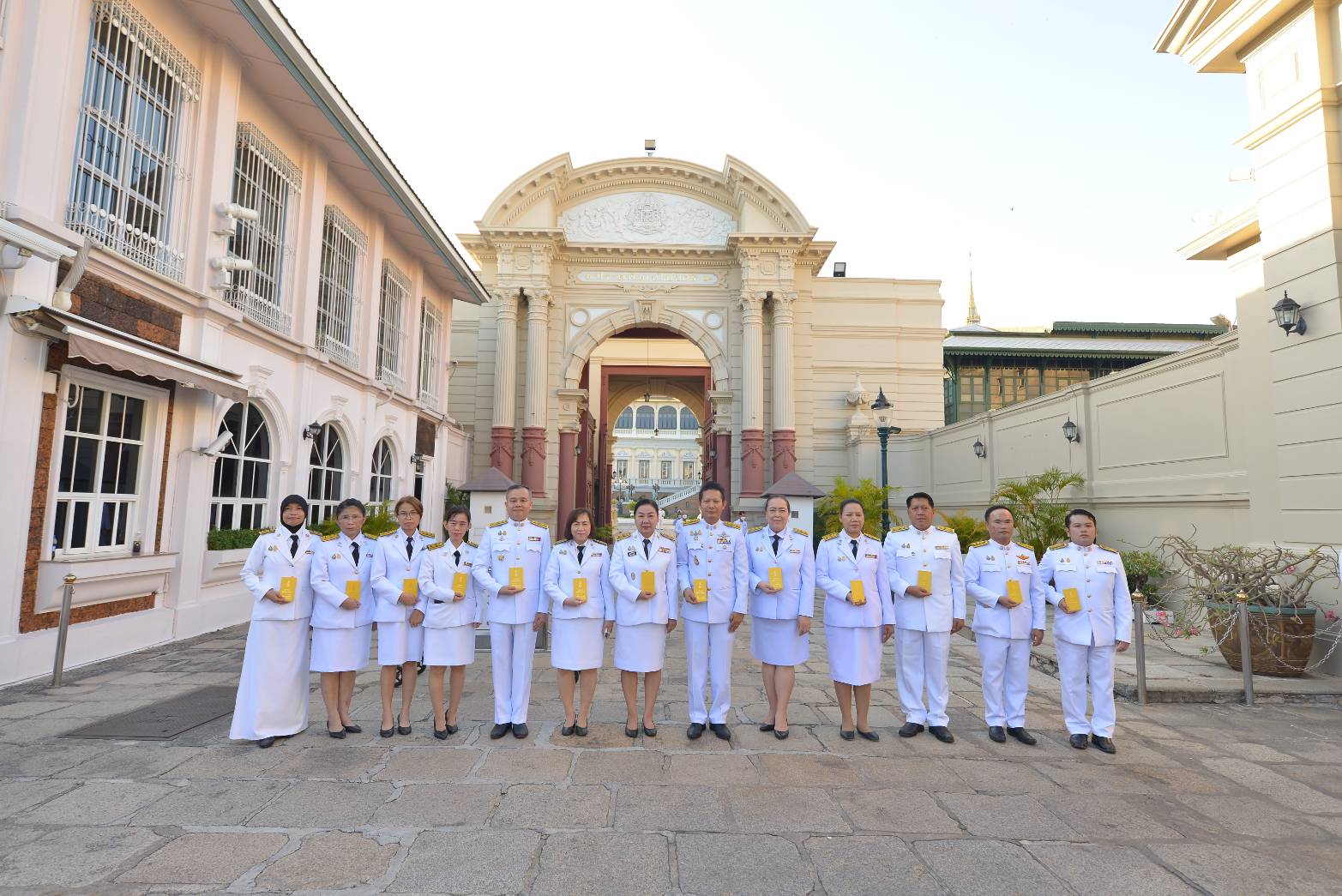 ลงนามถวายพระพร
